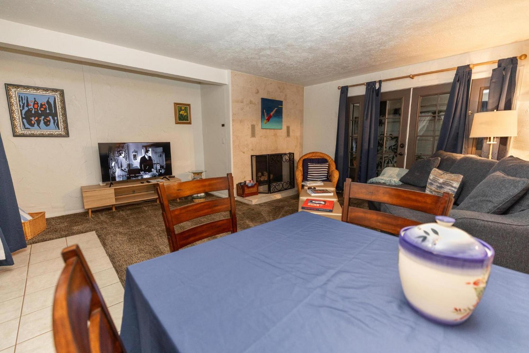Deluxe King Suite,1545249532:JPEG