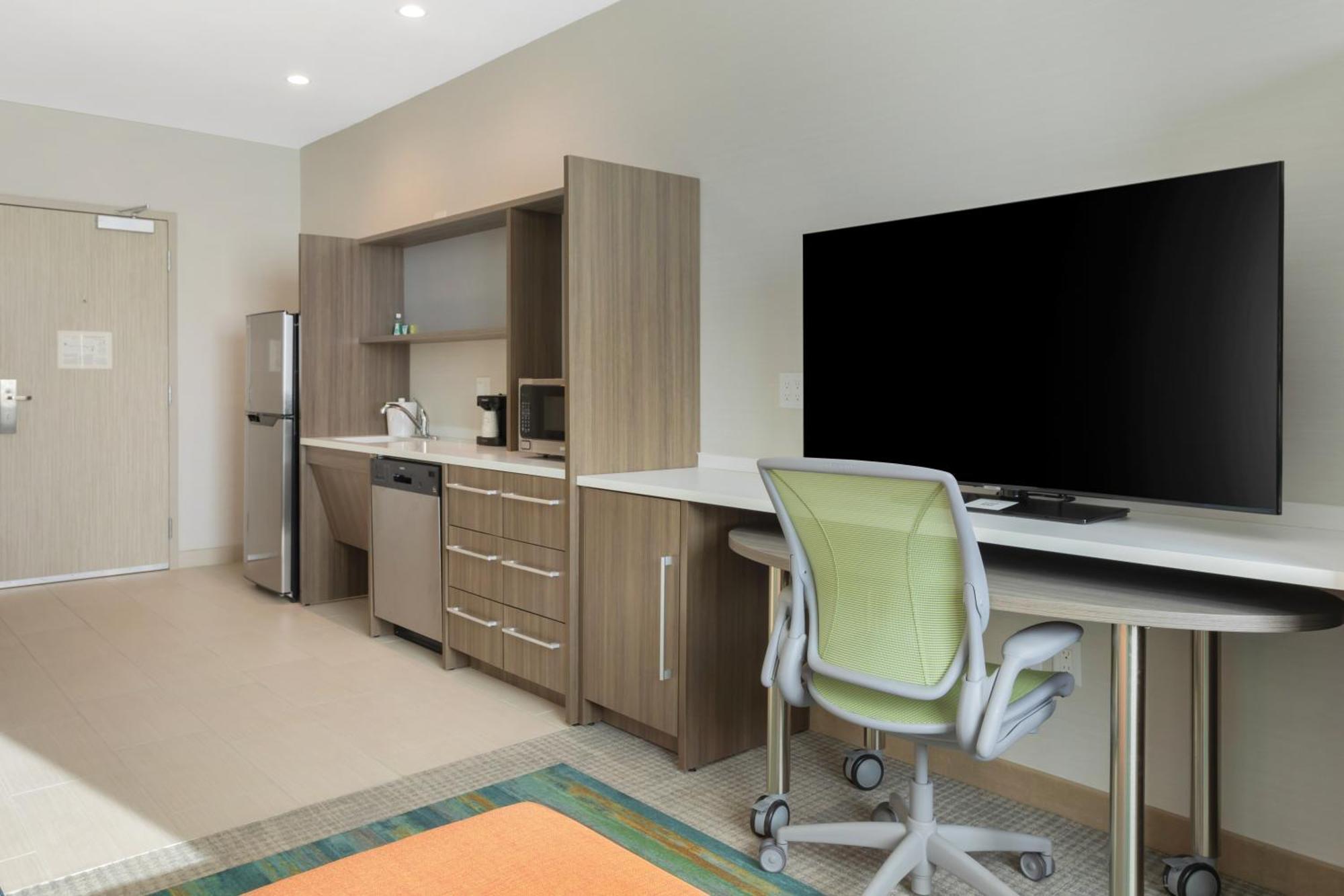 King Studio - Mobility and Hearing Access/Non-Smoking