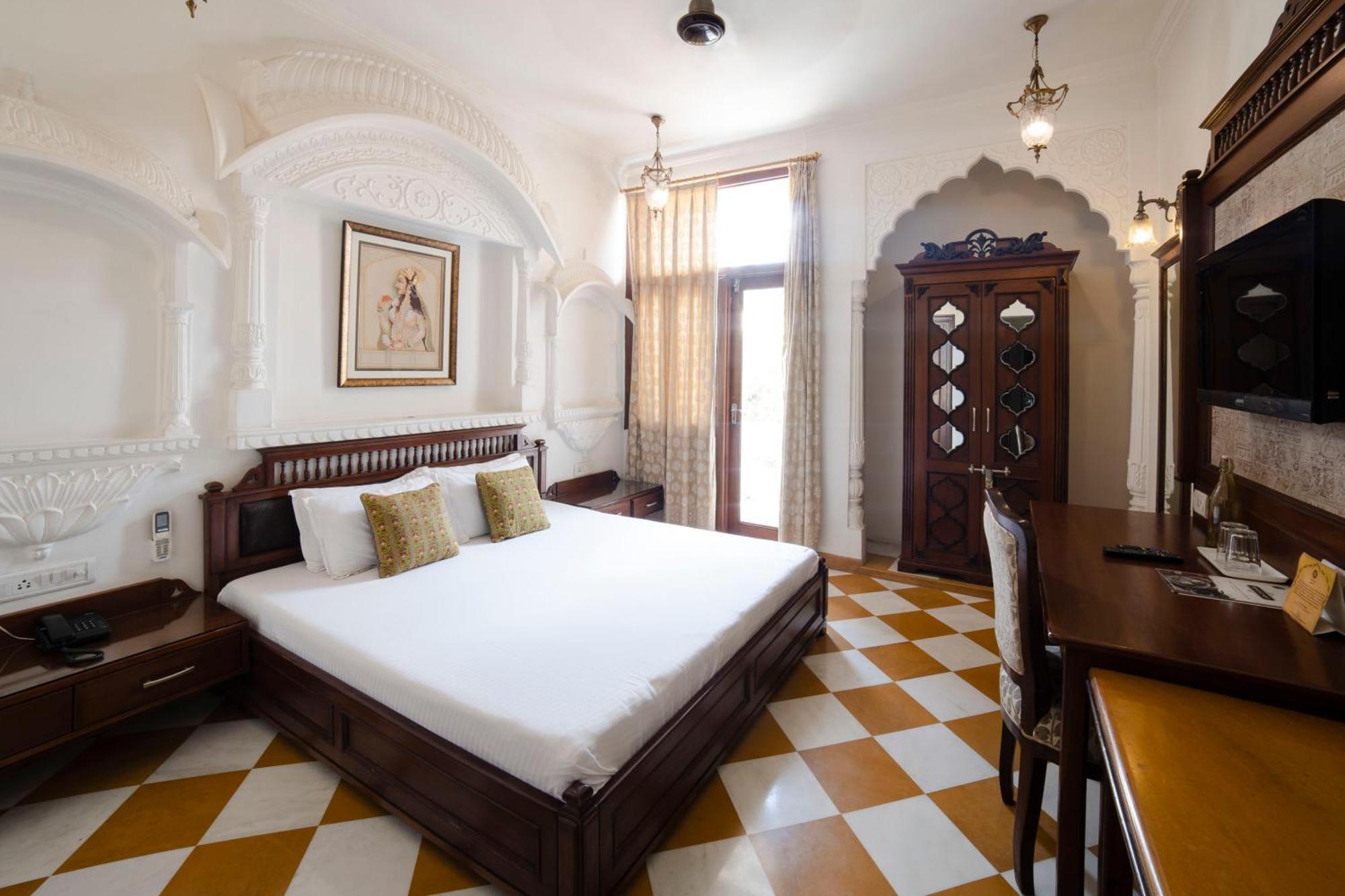 Deluxe Double Room on food & beverage at Native Primitive & Peacock till 15th July Evening tea experience at the property pillow menu selections,1545579610:JPEG