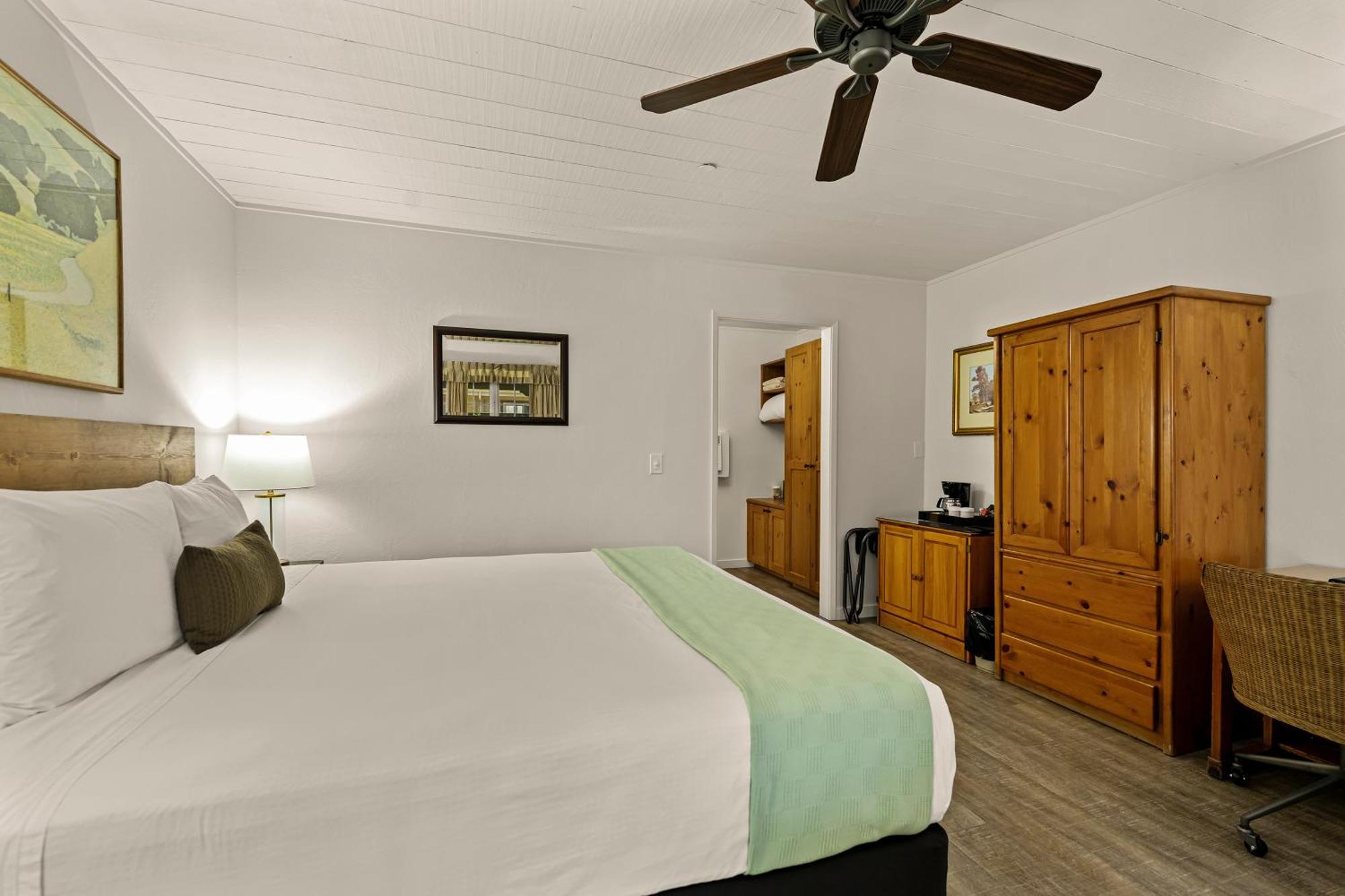 Standard King Room