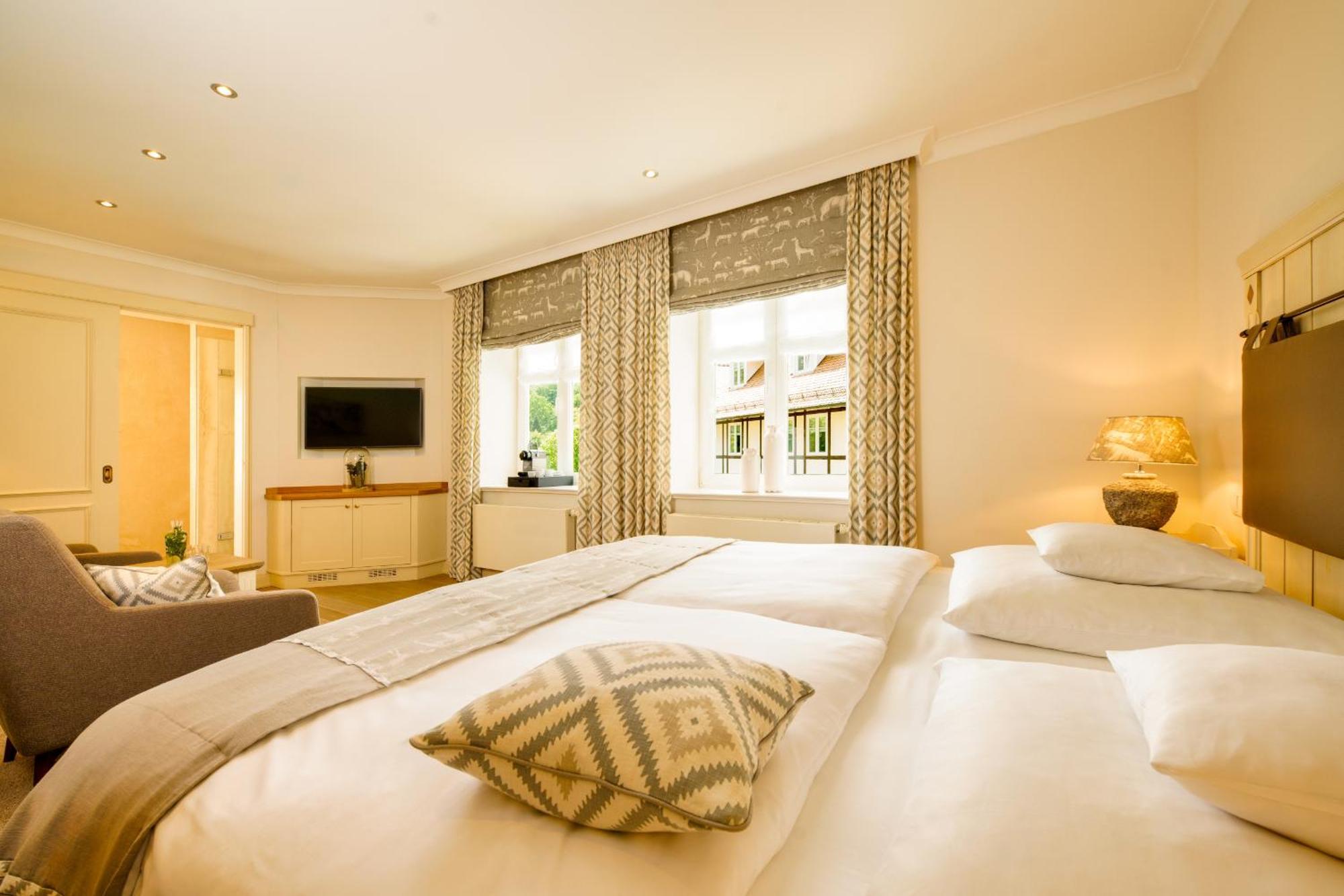 Double Room,1546028026:JPEG