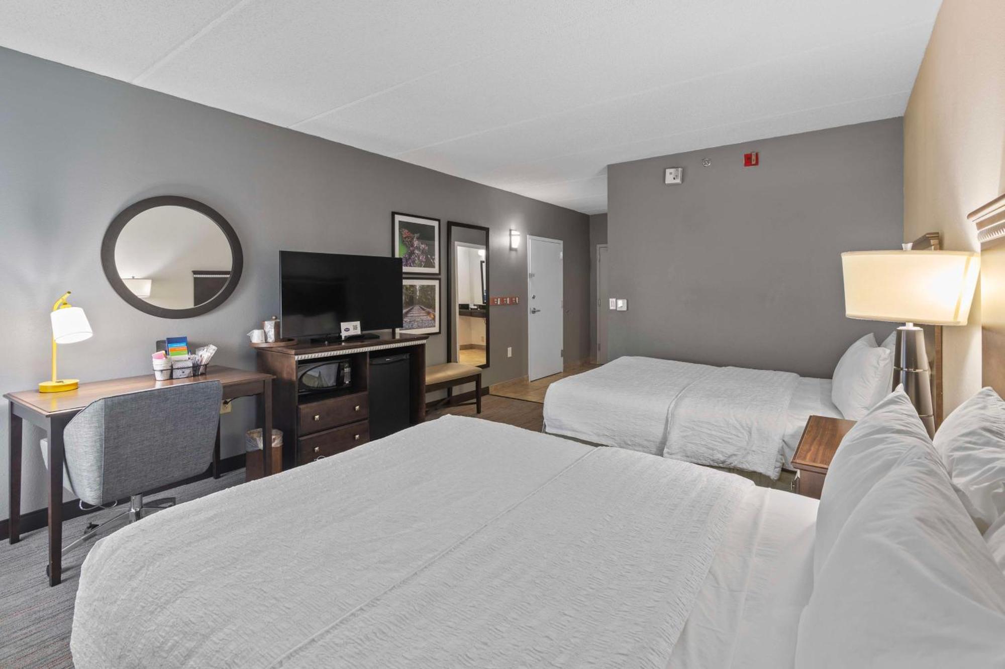 Room with Two Queen Beds - Non-Smoking