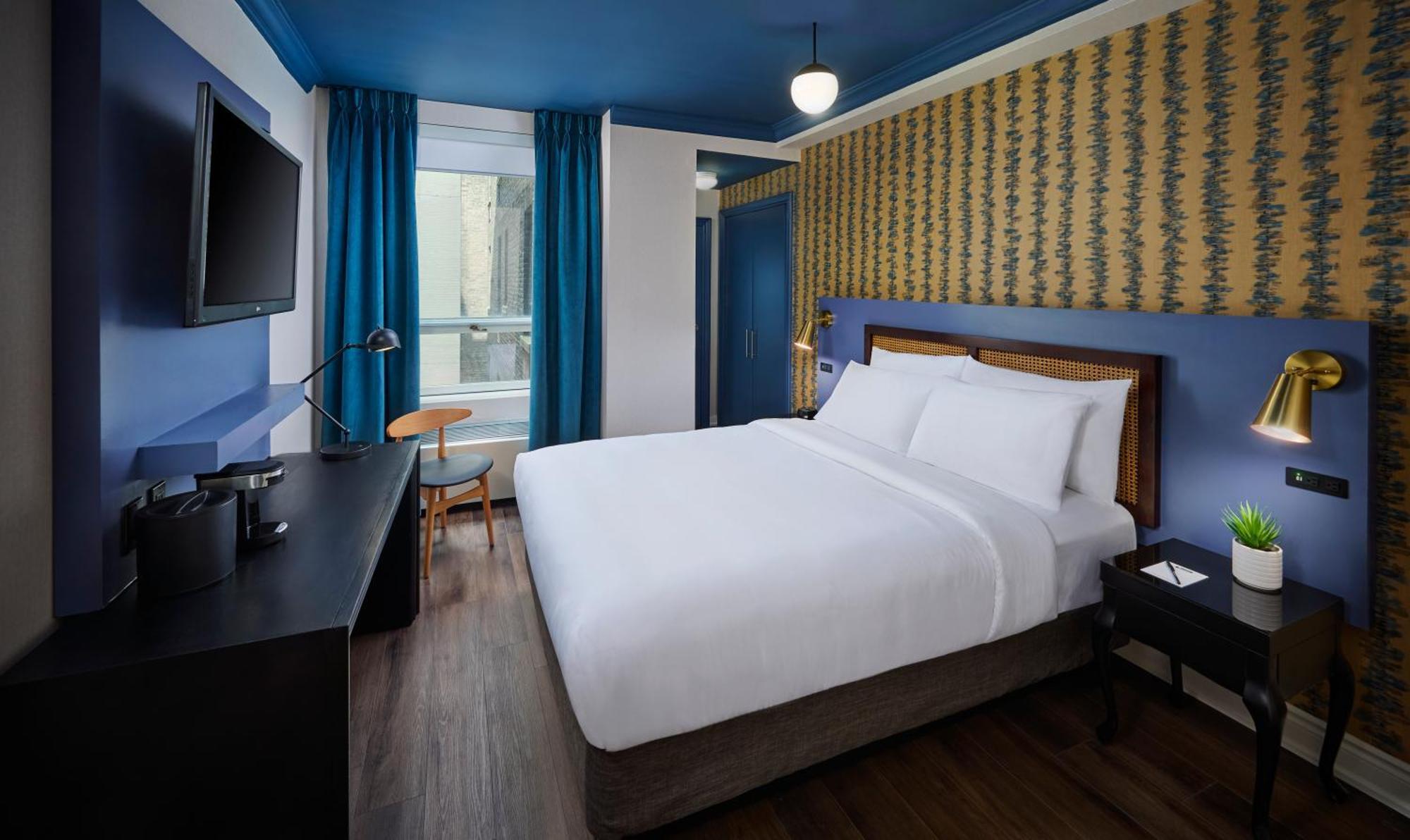 Standard Queen Room