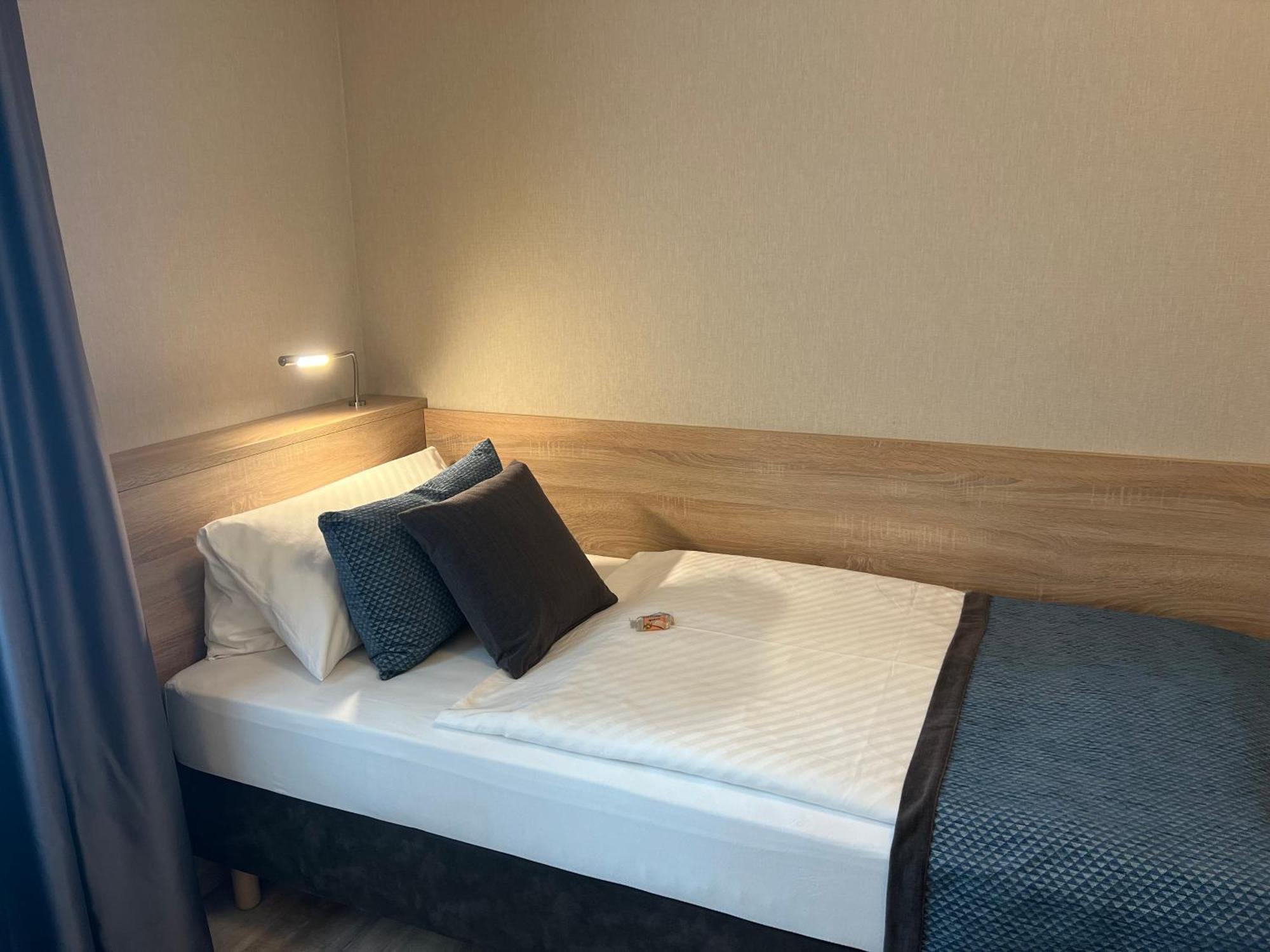 Deluxe Single Room,1580363339:JPEG