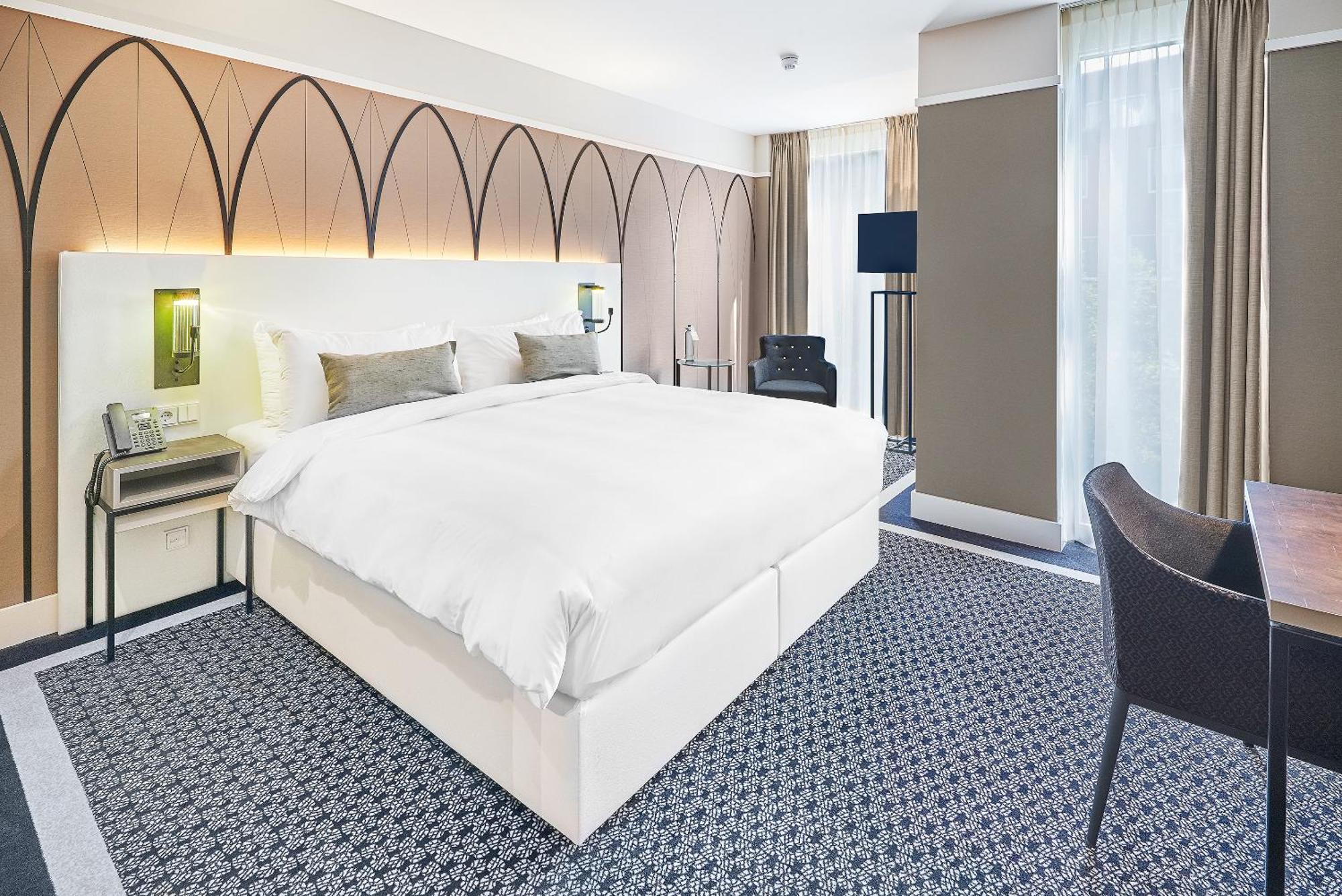 Superior, Guest room, 1 King,1580221402:JPEG