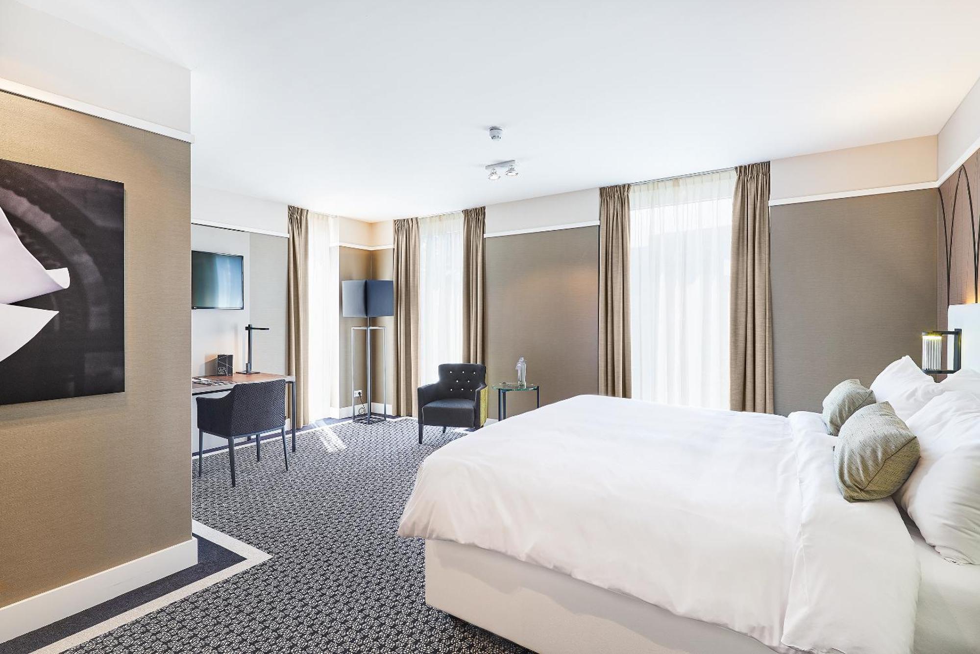 Executive Room,1580221326:JPEG