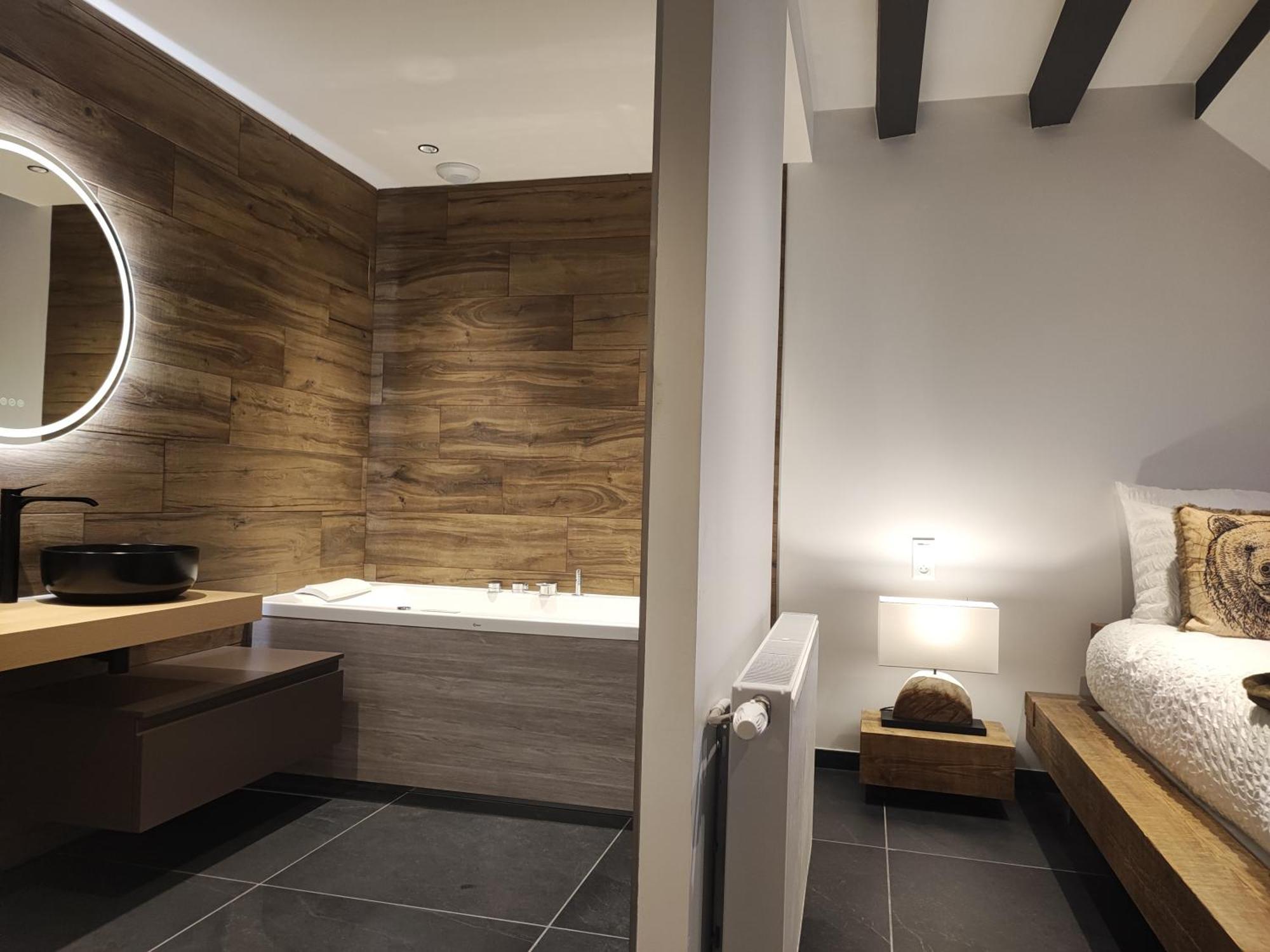 Suite Lit Queen-Size avec Baignoire Spa