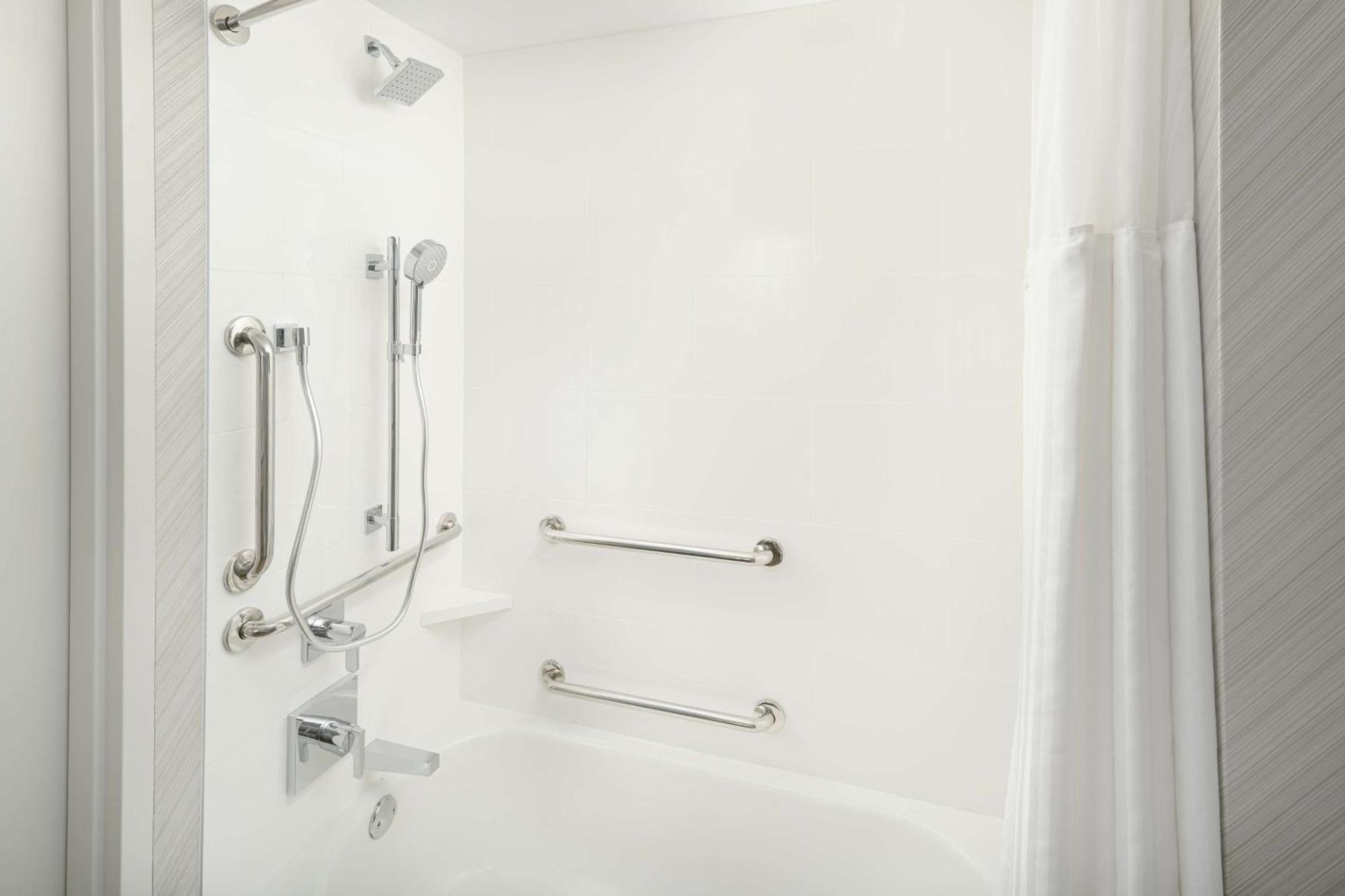 King Room with Tub - Mobility and Hearing Access