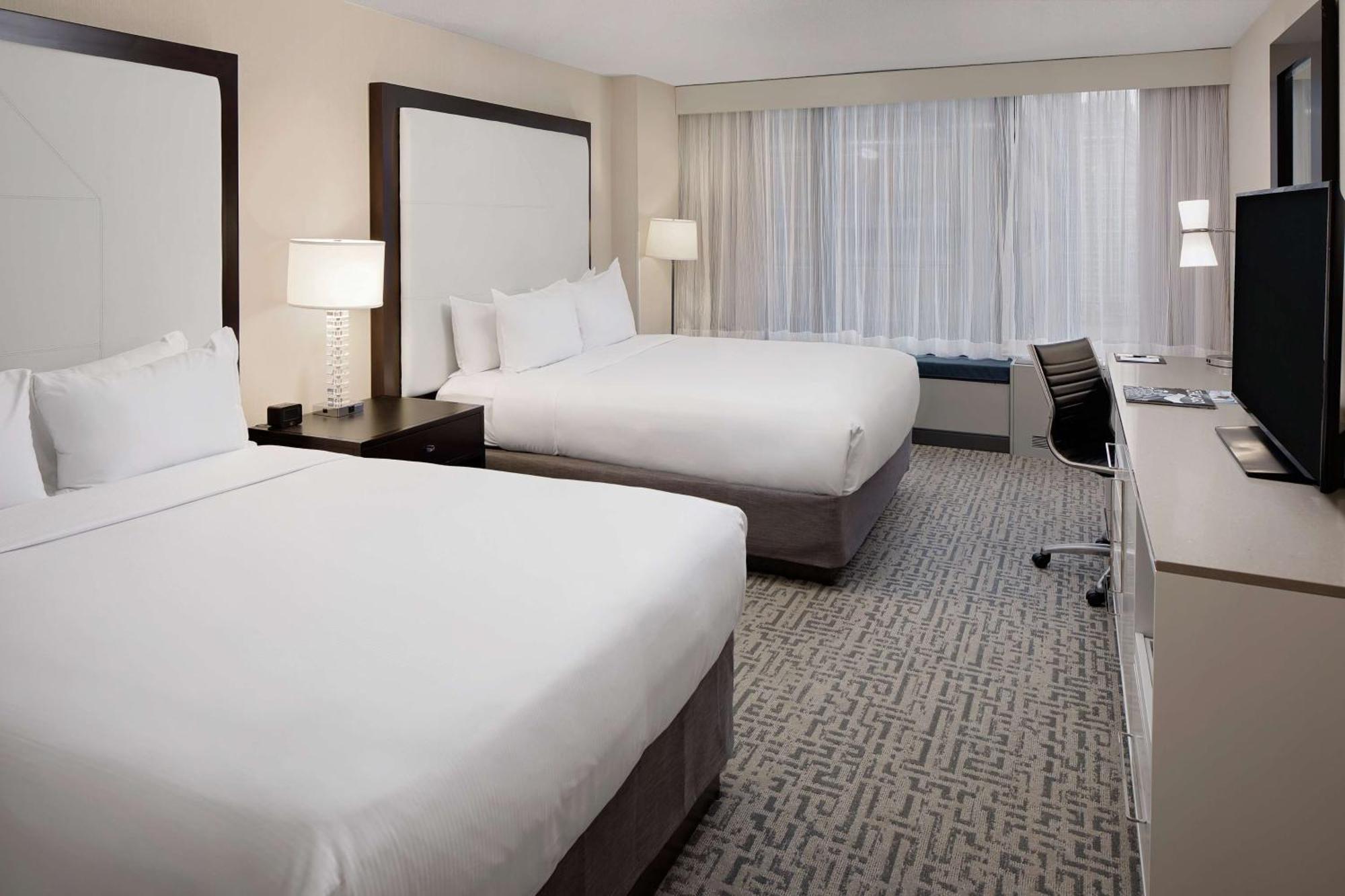 Queen Zimmer mit 2 Queensize-Betten und Stadtblick - Nichtraucherzimmer