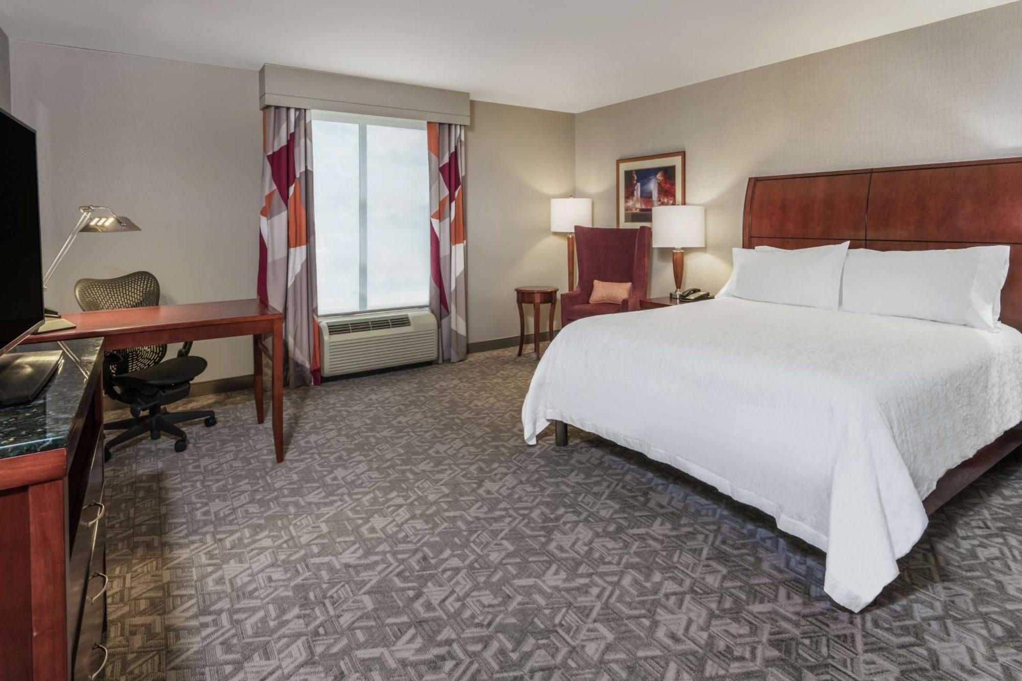 King Room with Bath Tub - Mobility and Hearing Accessible,1548871378:JPEG
