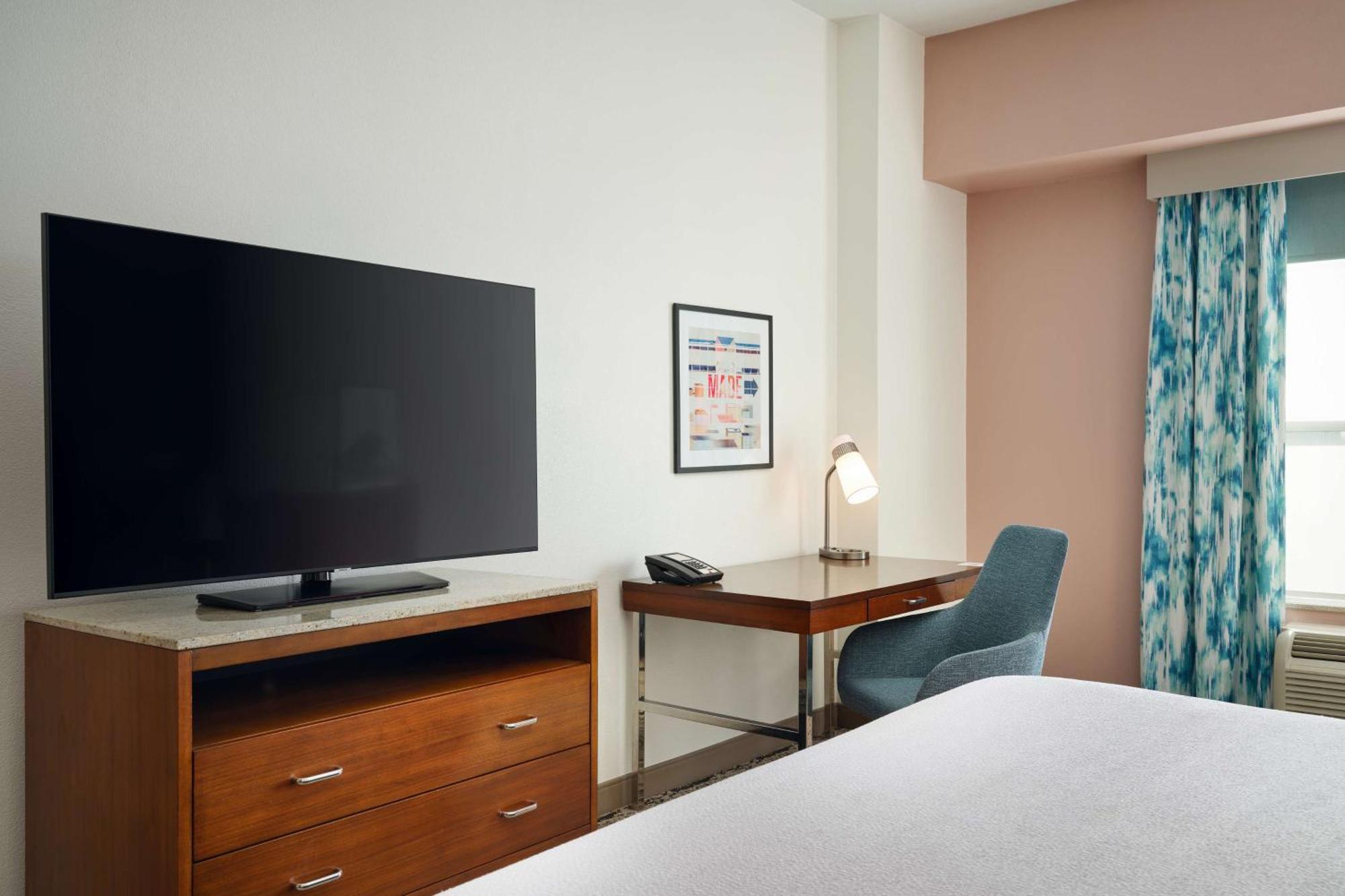 King Room with Tub - Mobility and Hearing Access