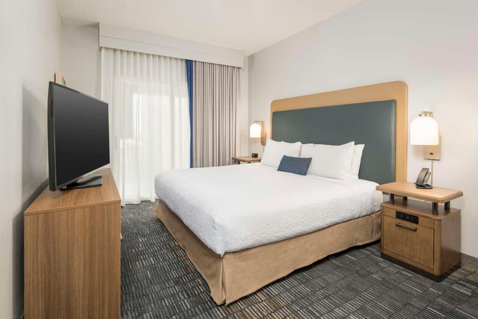 One-Bedroom King Suite - Non-Smoking,1548876109:JPEG