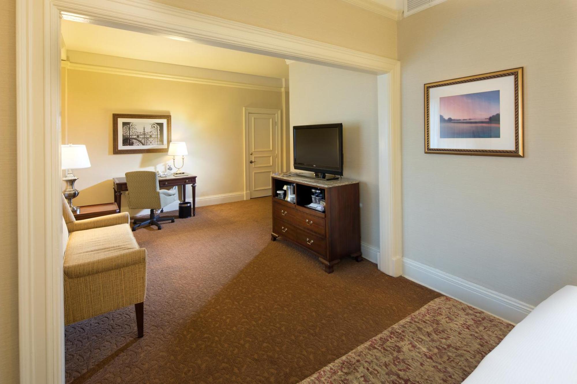 Junior King Suite with Seating Area