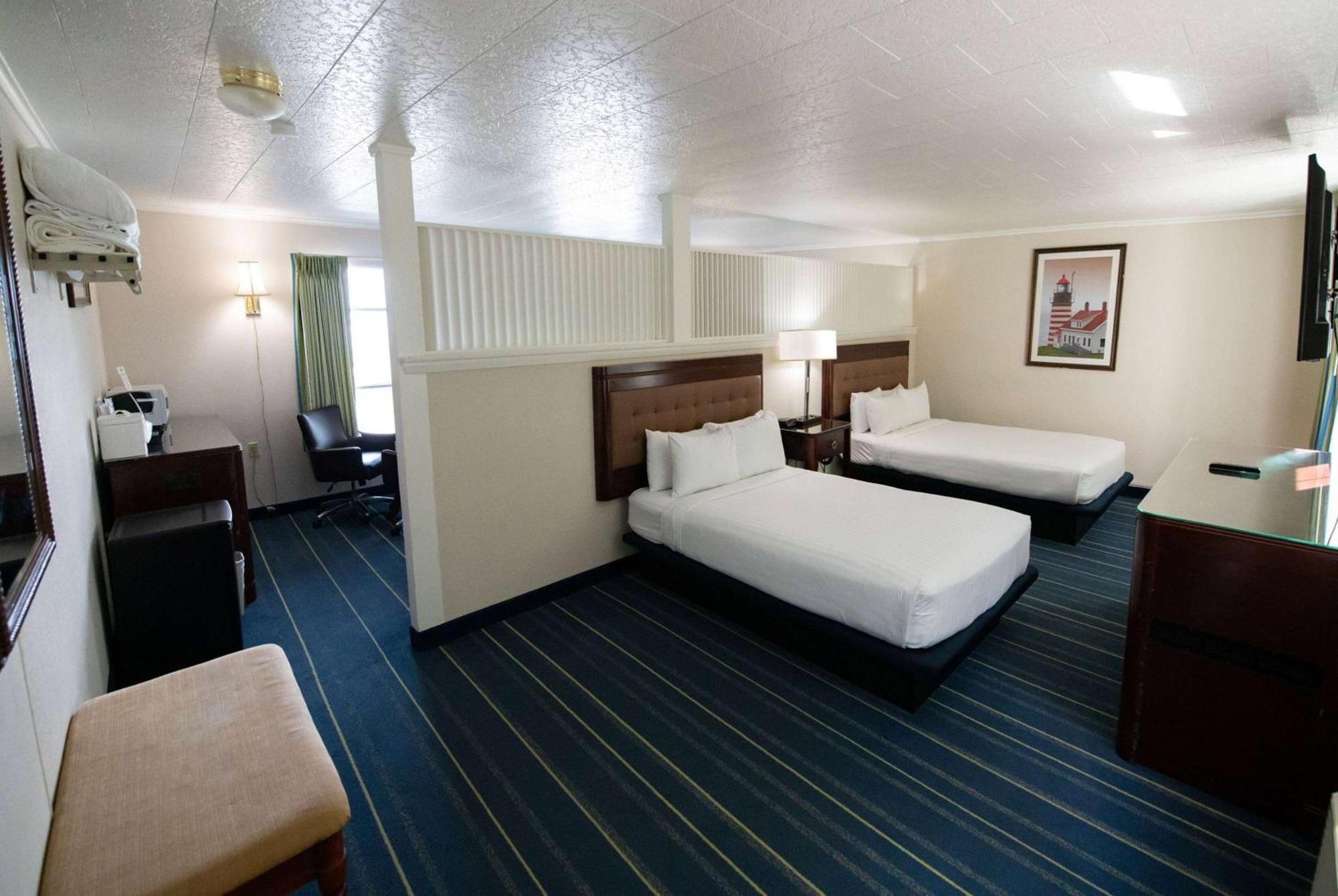 Suite with Two Double Beds - Non-Smoking