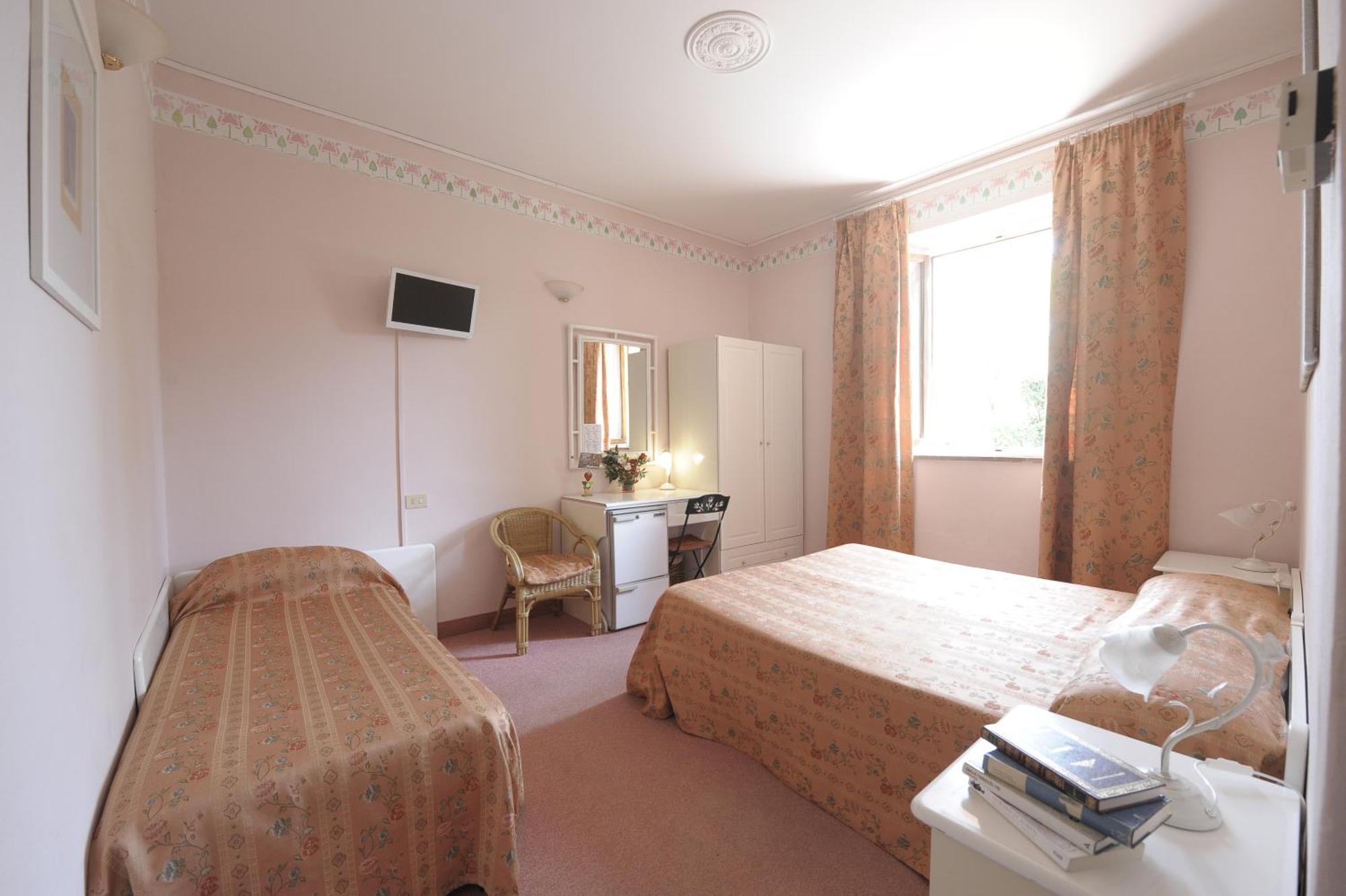 Double Room,52749349:JPEG