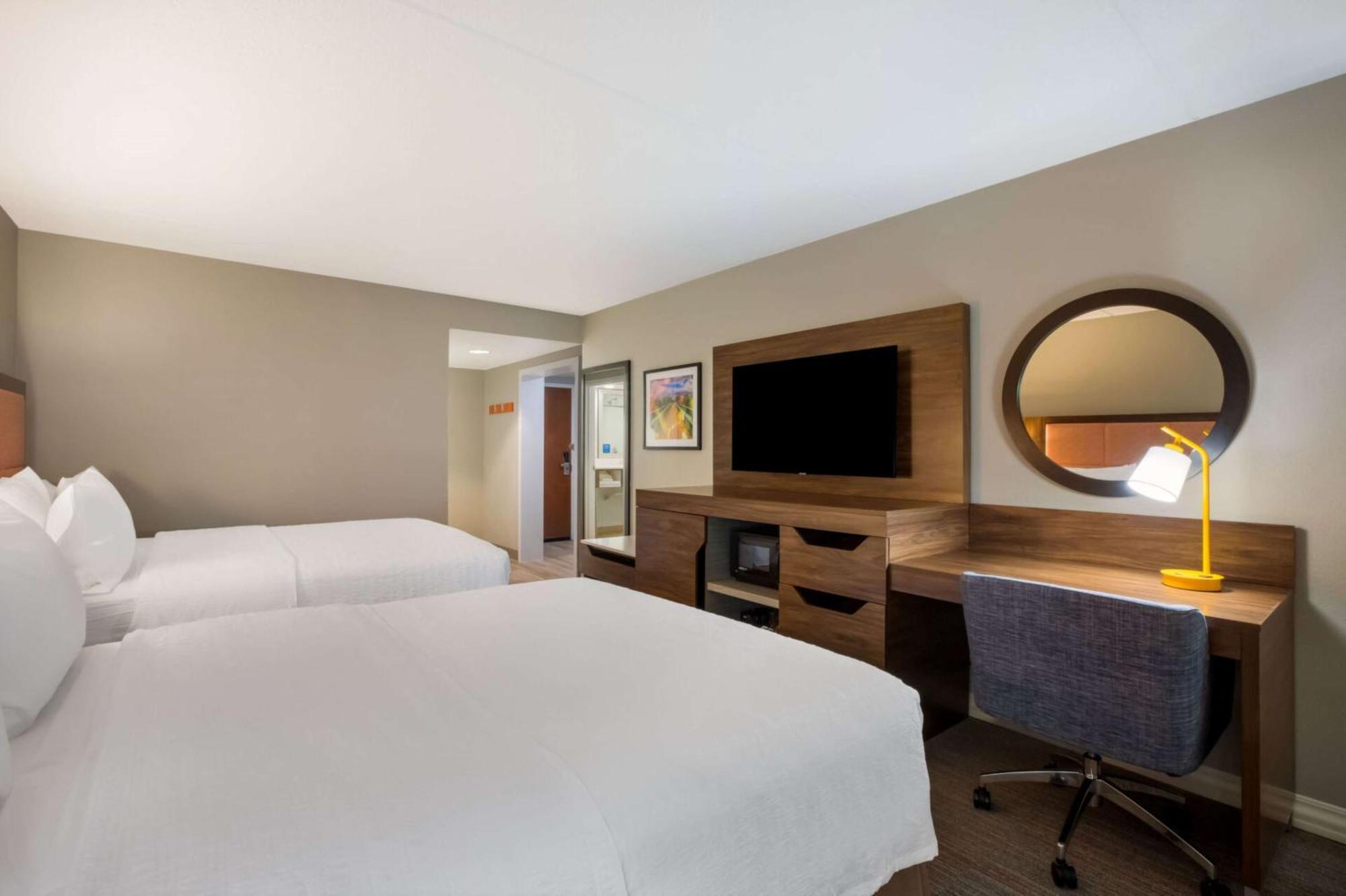 Queen Room with Two Queen Beds - Non-Smoking