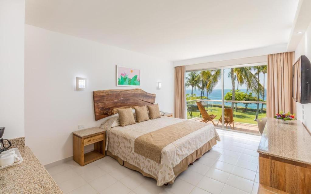 Deluxe King Room with Frontal Sea View,1550252416:JPEG