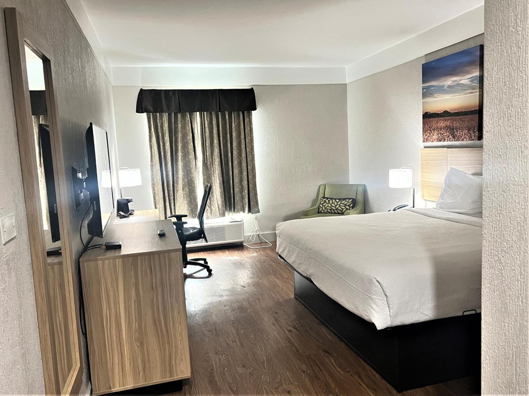King Room - Disability Access/Non-Smoking