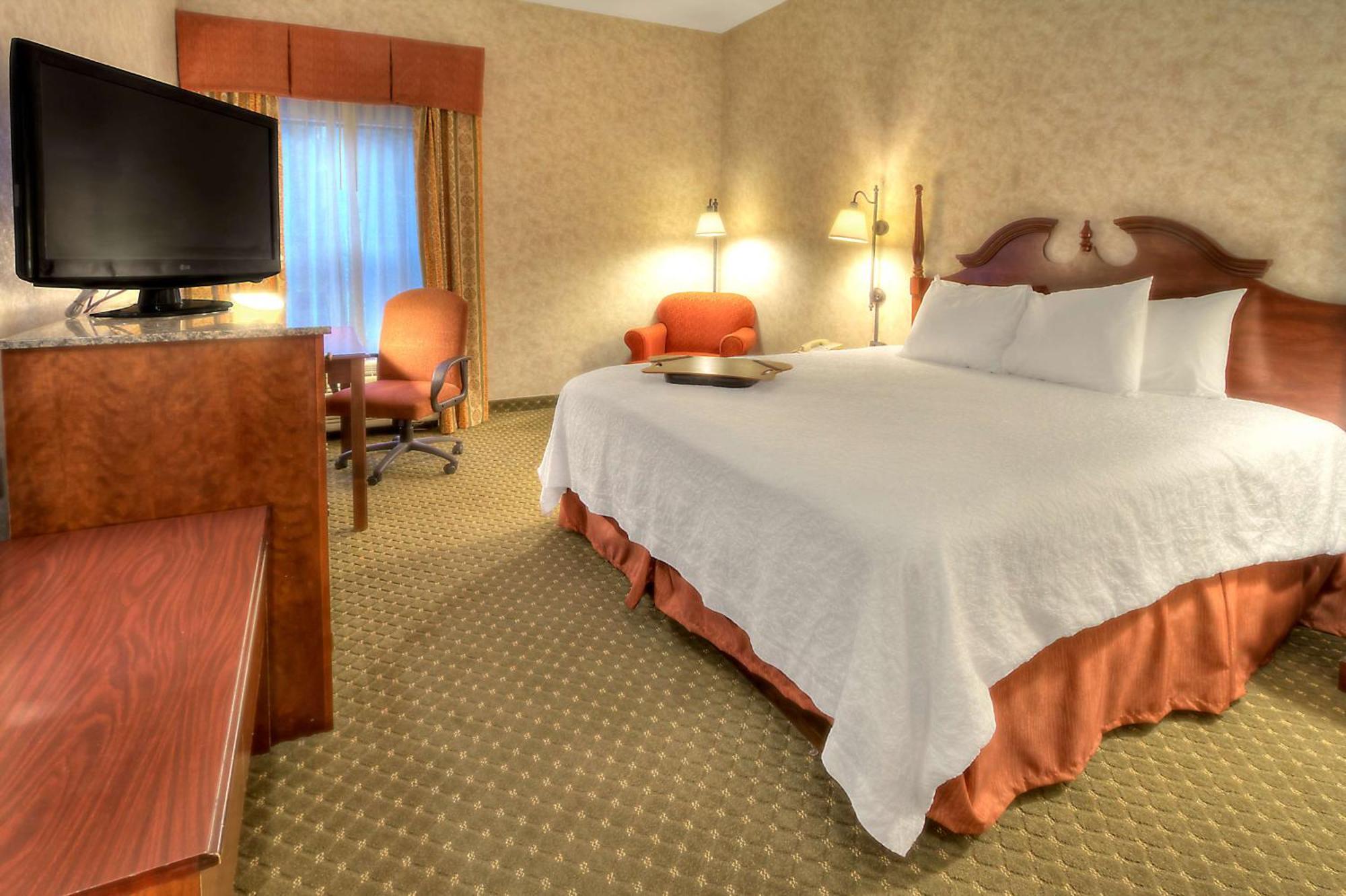 King Room with King Bed - Non-Smoking