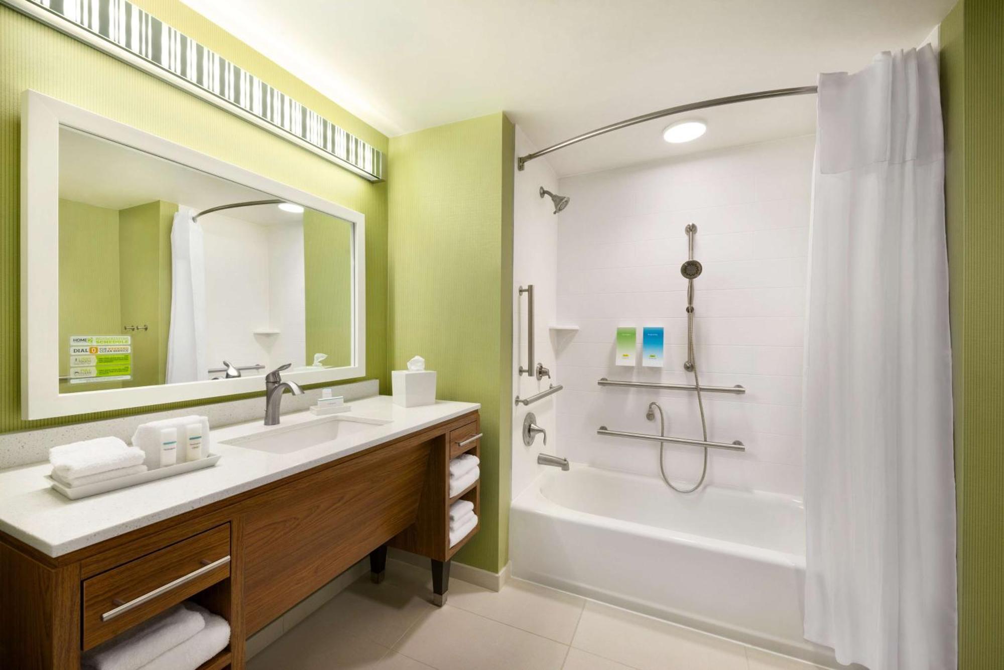King Studio Suite - Hearing Access/Non-Smoking