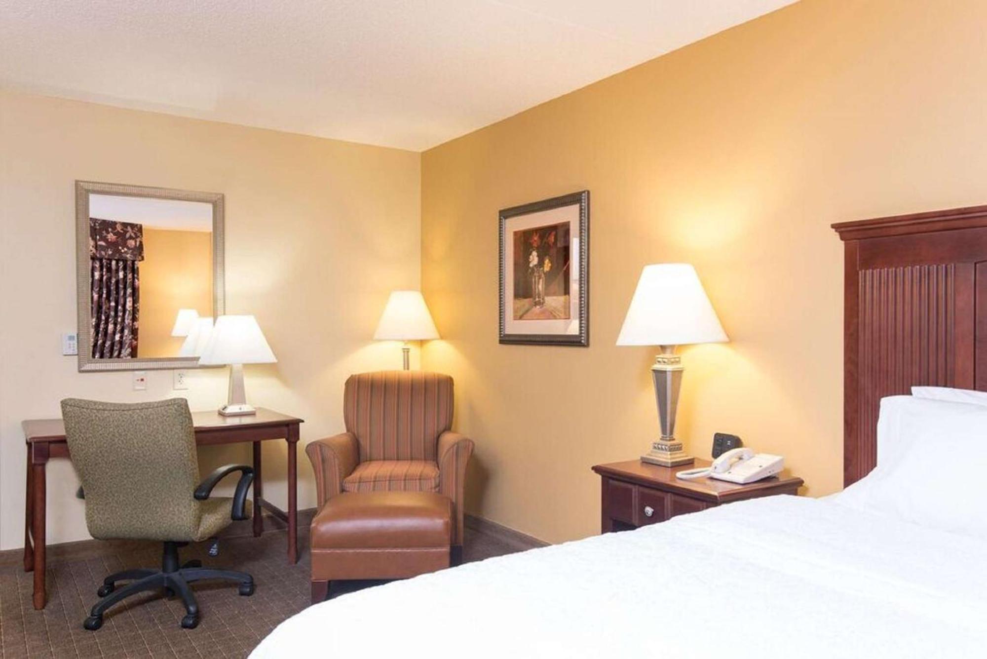 Queen Room with Two Queen Beds - Non-Smoking,1551304816:JPEG