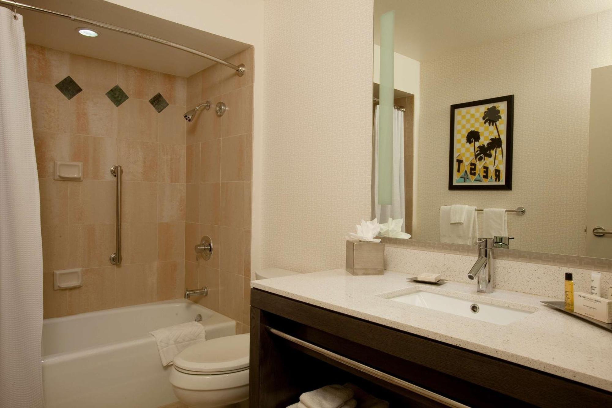 Junior Suite (No Resort Fees)