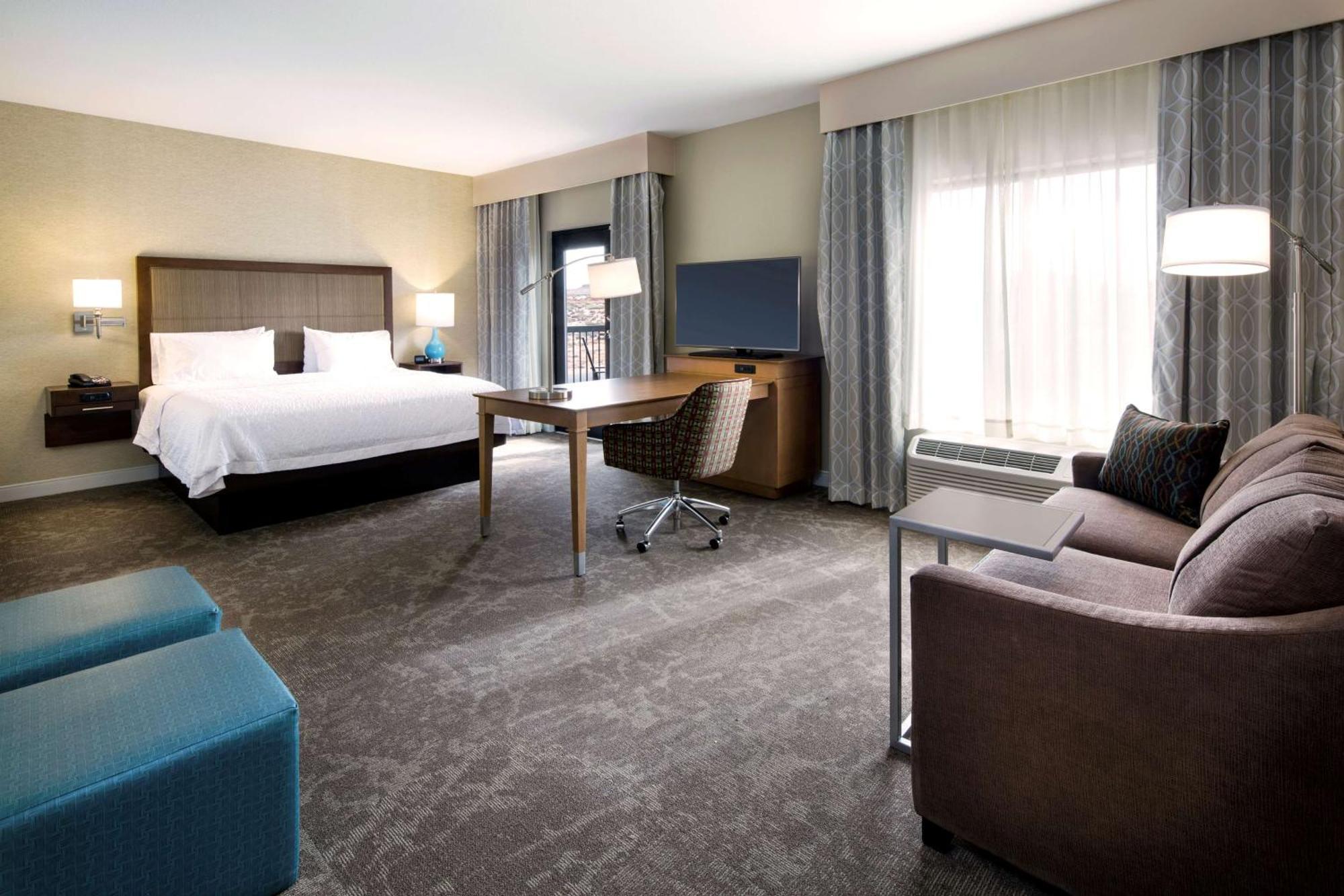 King Suite with Balcony - Non-Smoking,1551397792:JPEG
