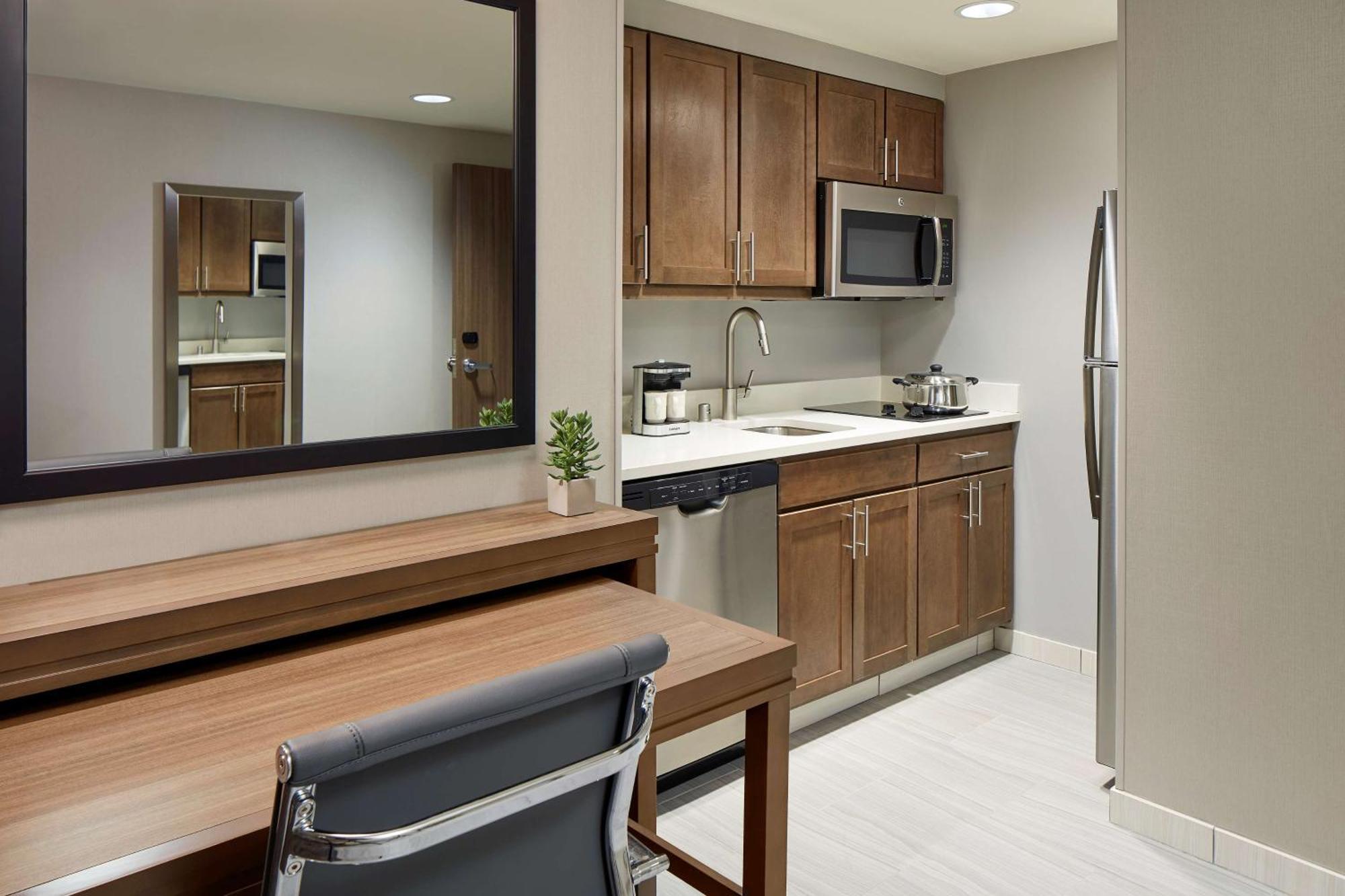 King Studio Suite