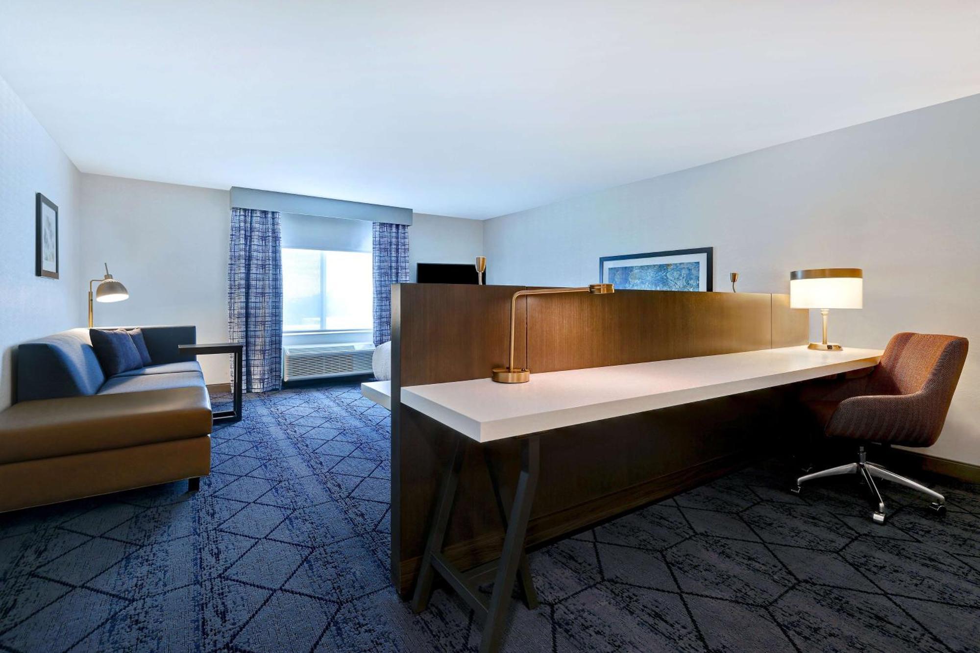 King Room with Sofa Bed - Non-Smoking