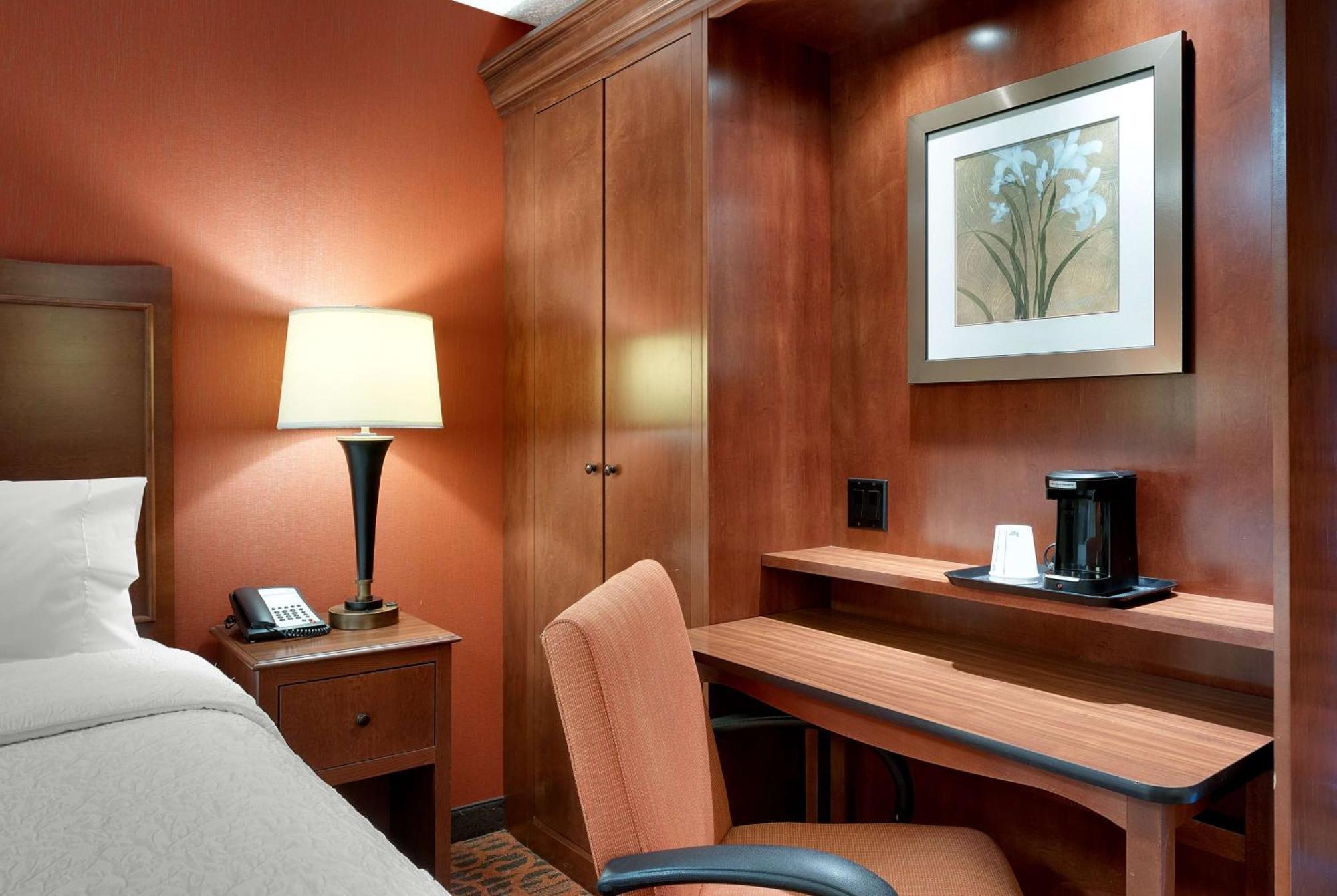 King Room with Sofa Bed and Study - Non-Smoking