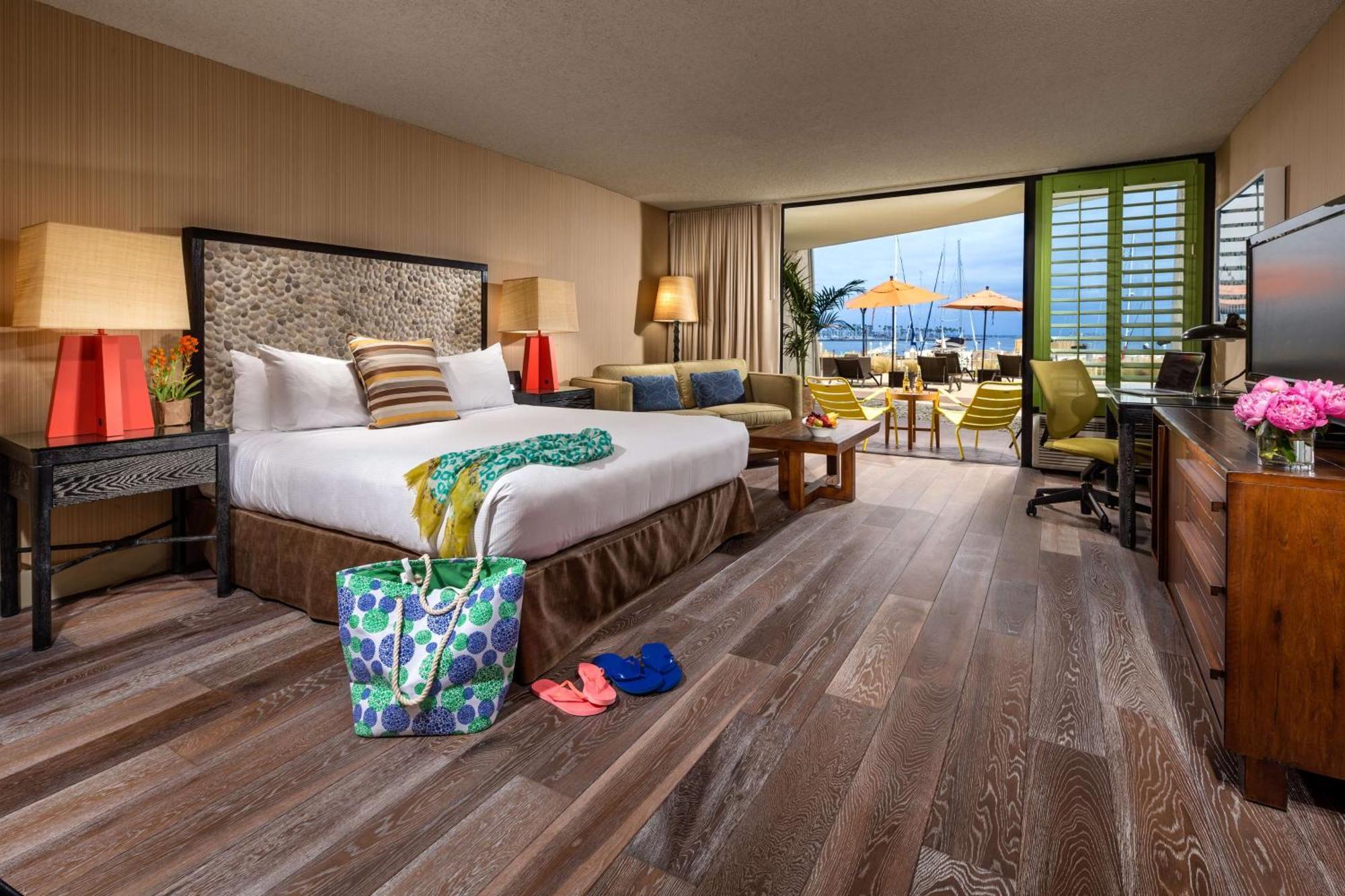 Deluxe King Room with Balcony,1551632824:JPEG