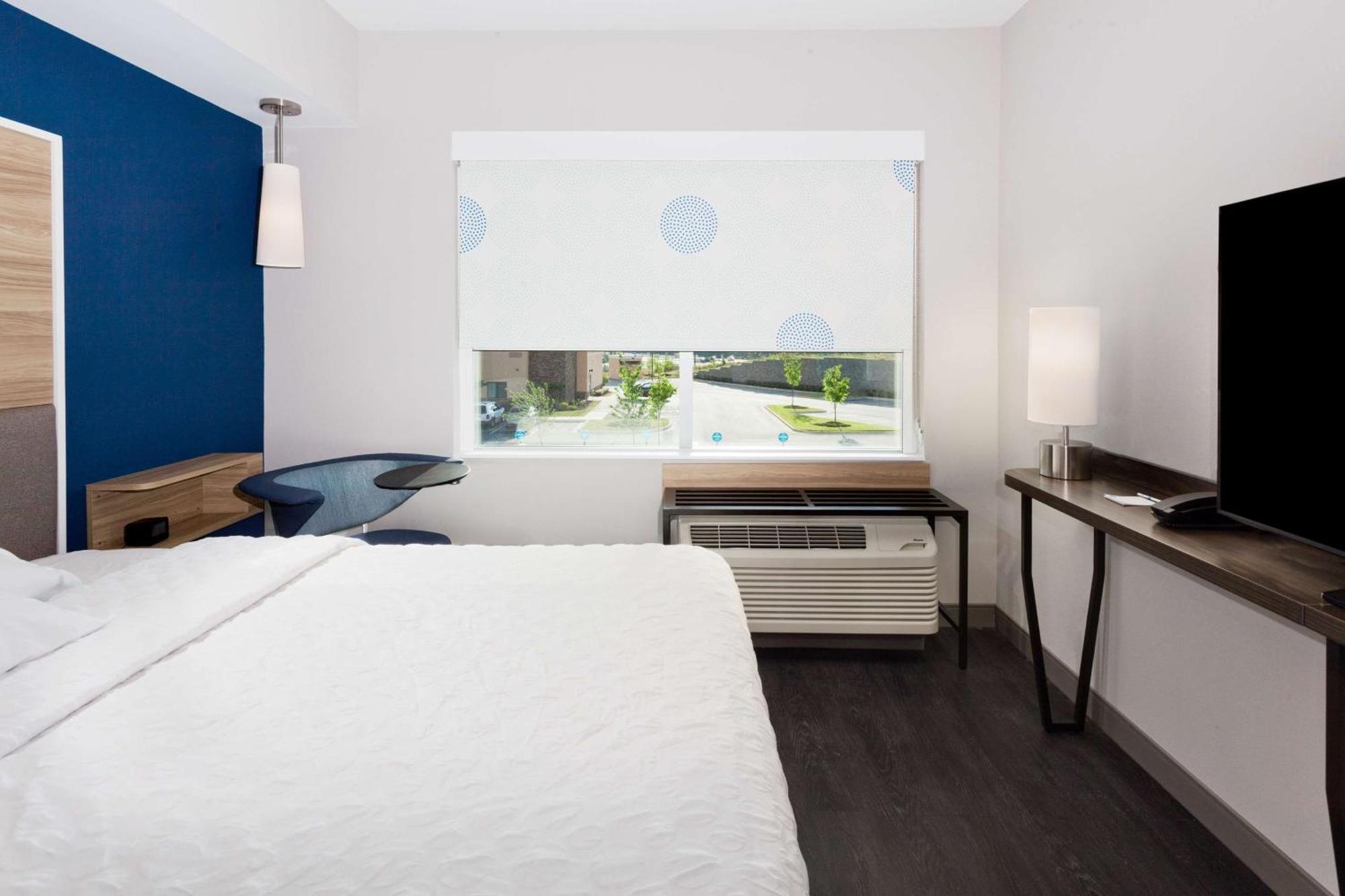 King Room,1551698302:JPEG