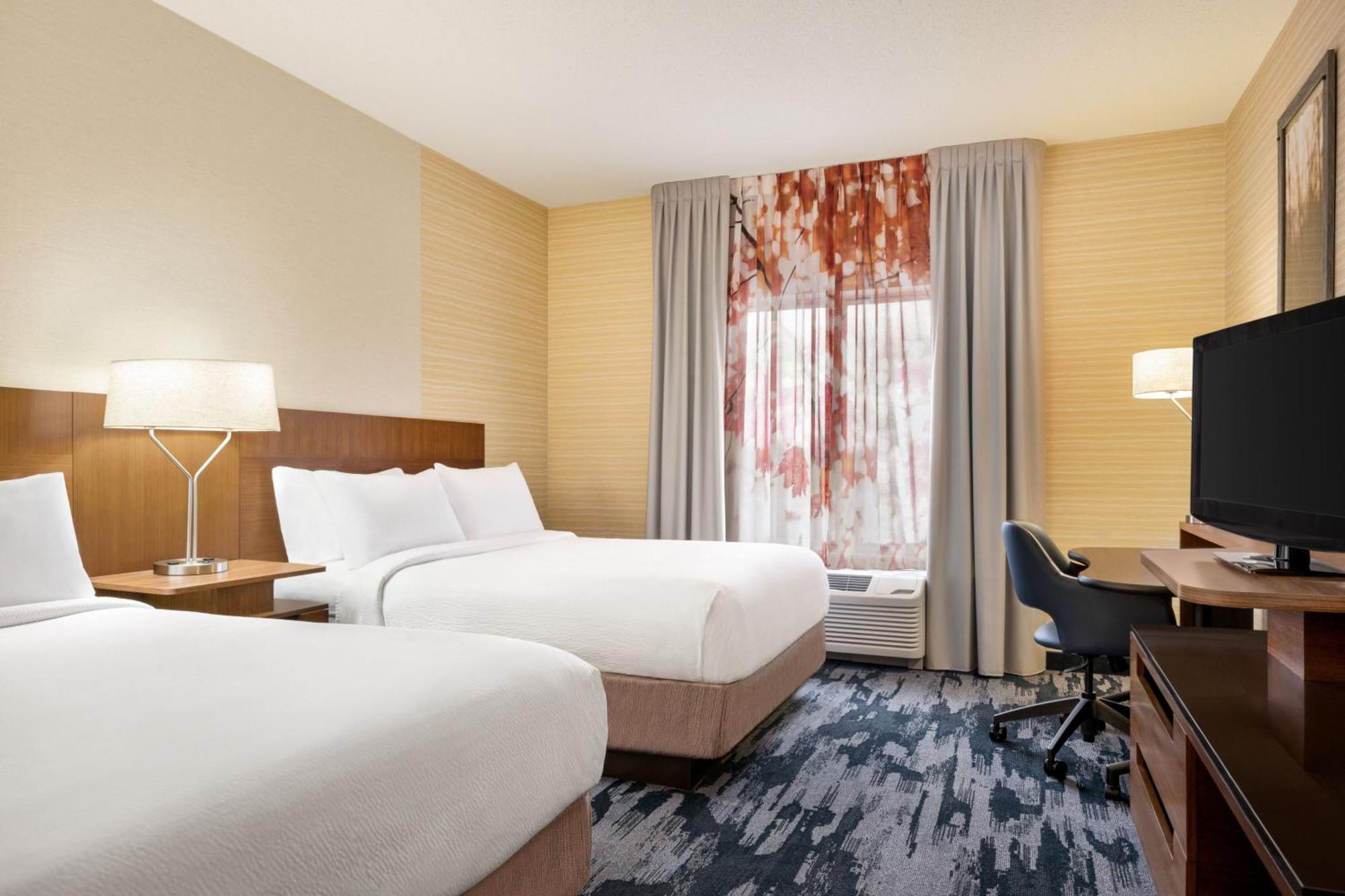 Queen Room with Two Queen Beds - Hearing Accessible,1552107589:JPEG