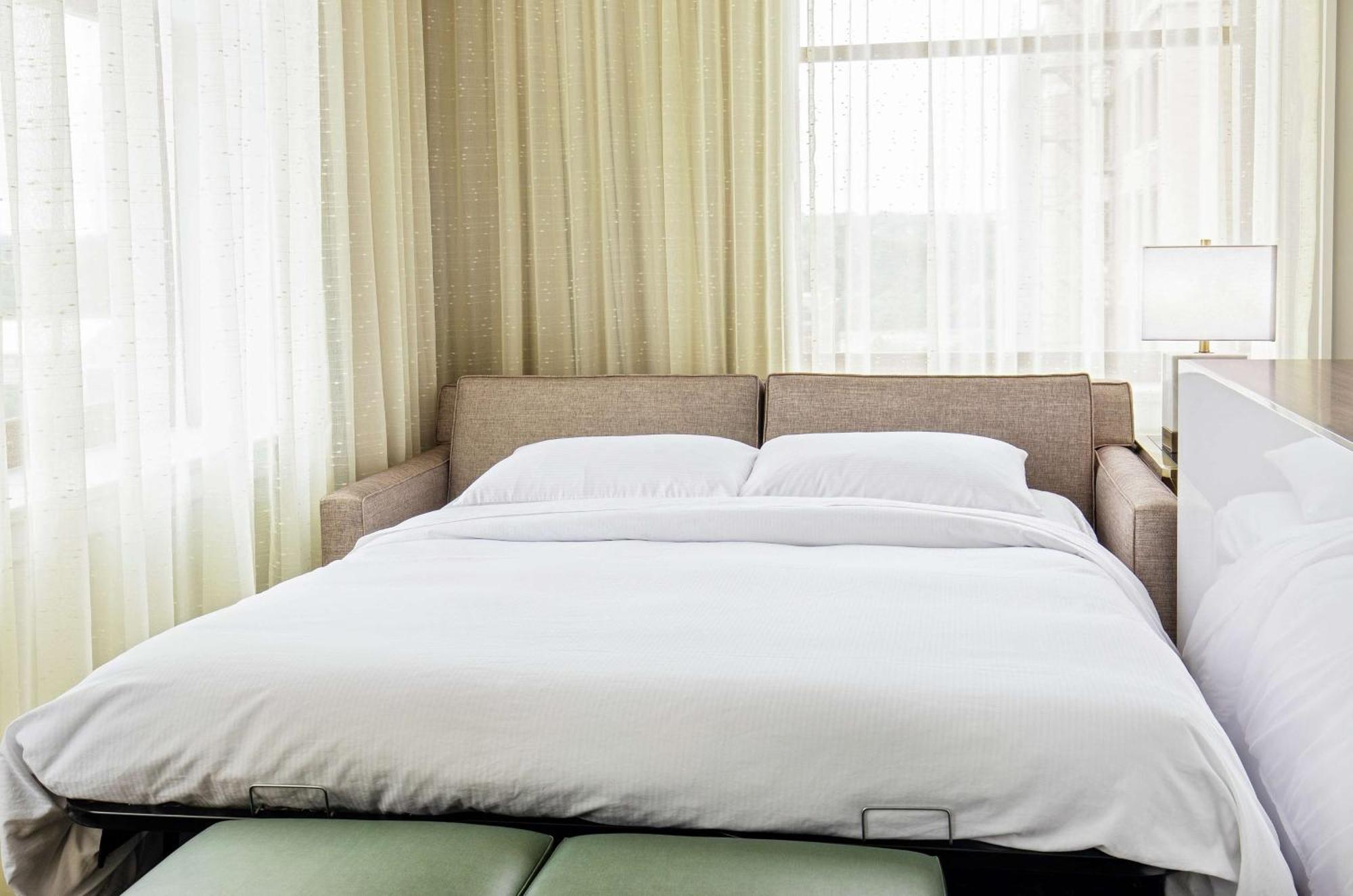 King Room with Sofa Bed - Non-Smoking