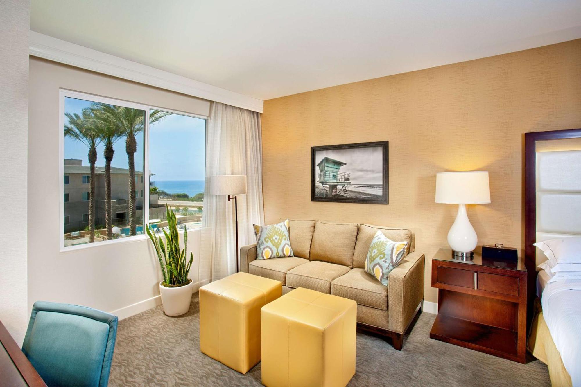 King Room Pool View Sofa Bed,1552180132:JPEG