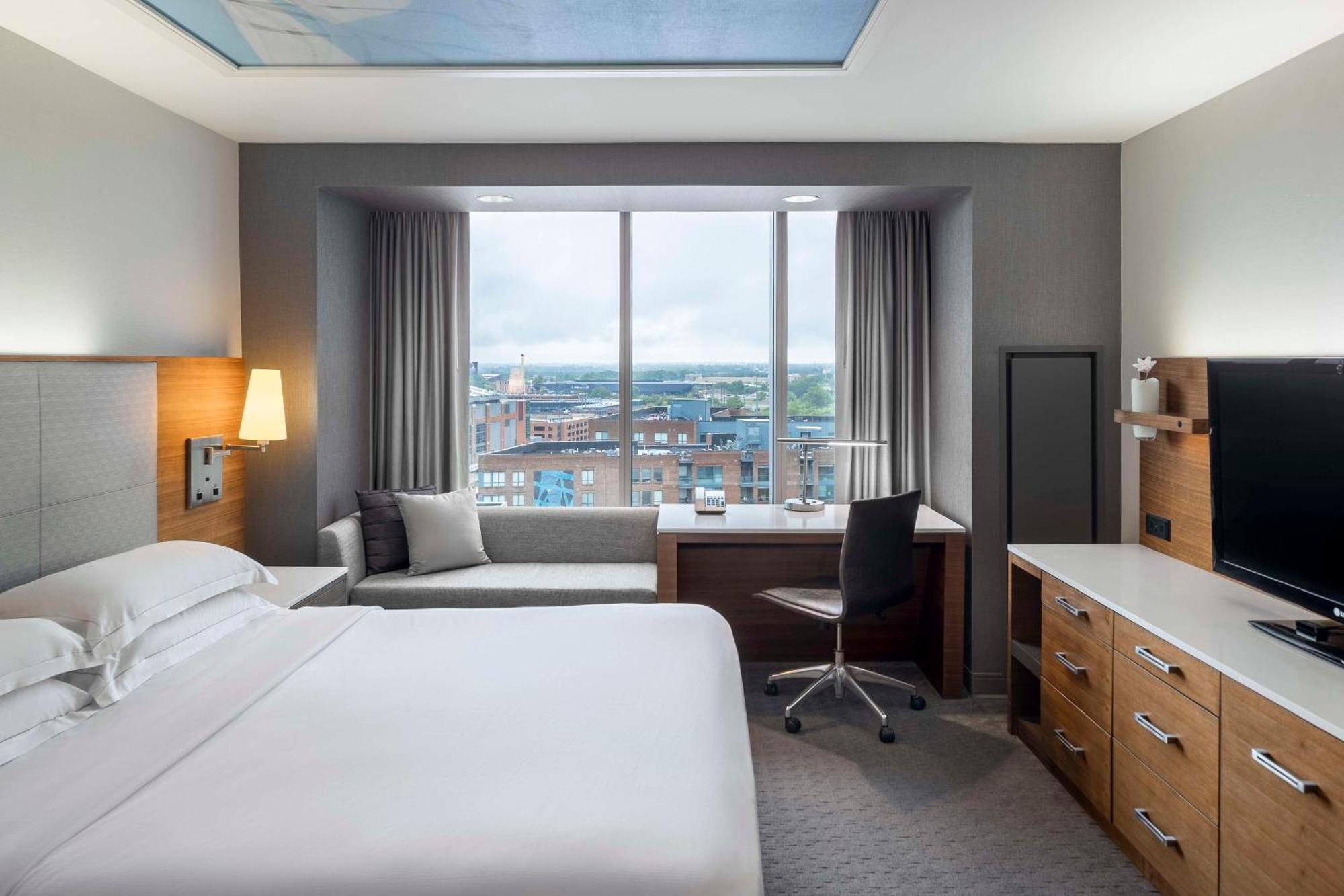 Deluxe King Room