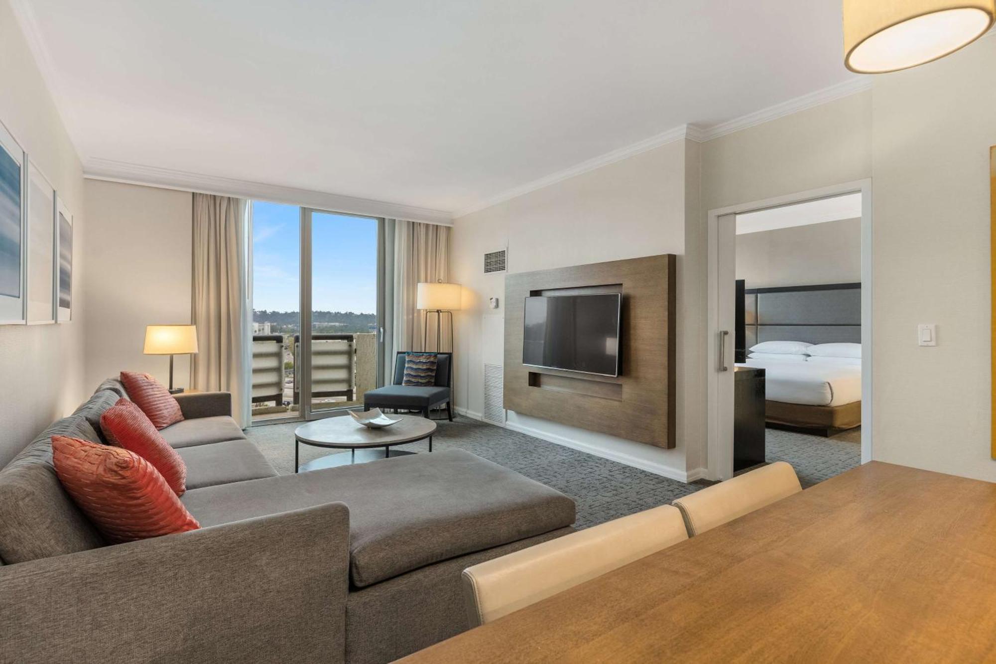 Two-Room King Suite with Balcony,1438450819:JPEG