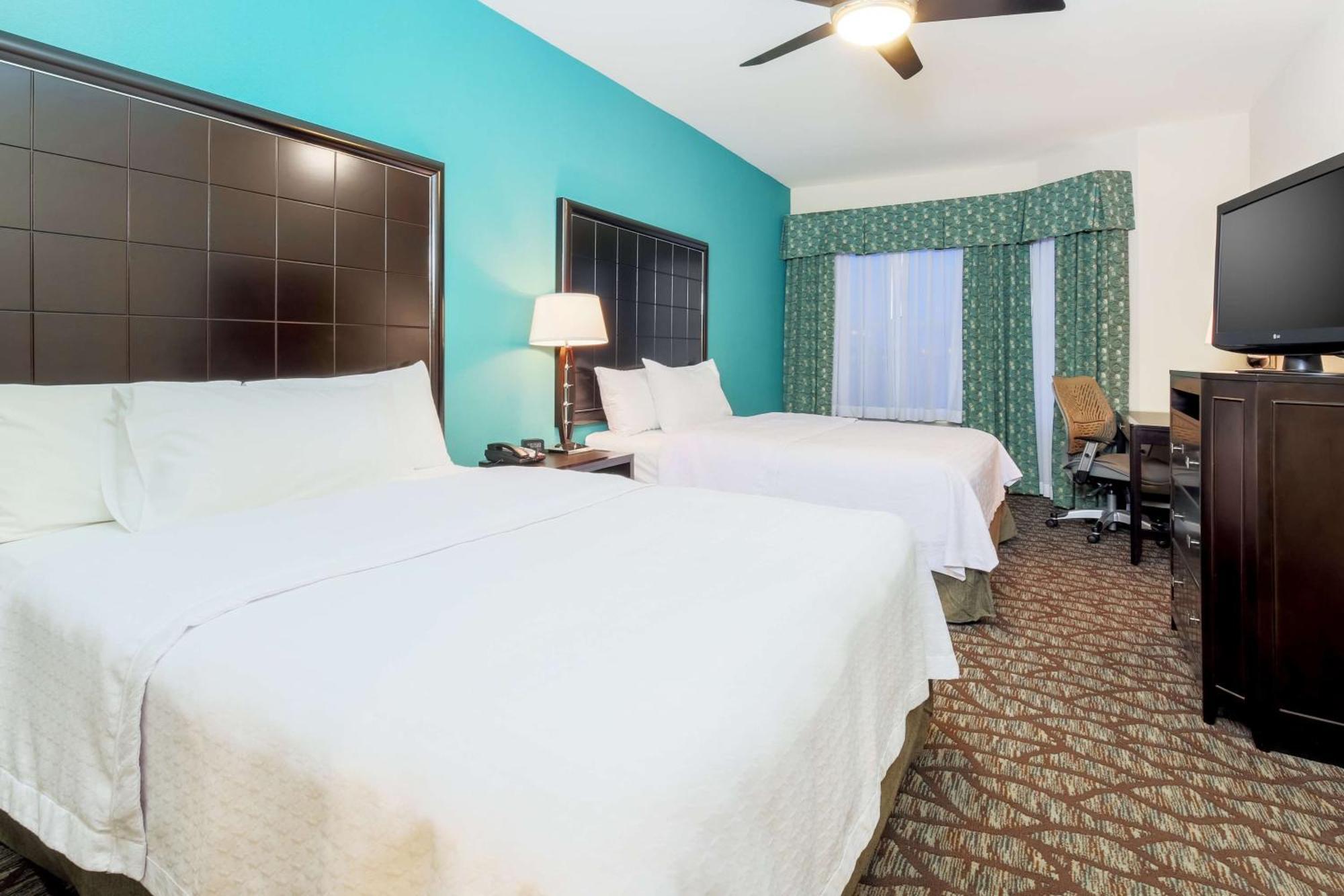 One-Bedroom Queen Suite with Two Queen Beds - Non-Smoking