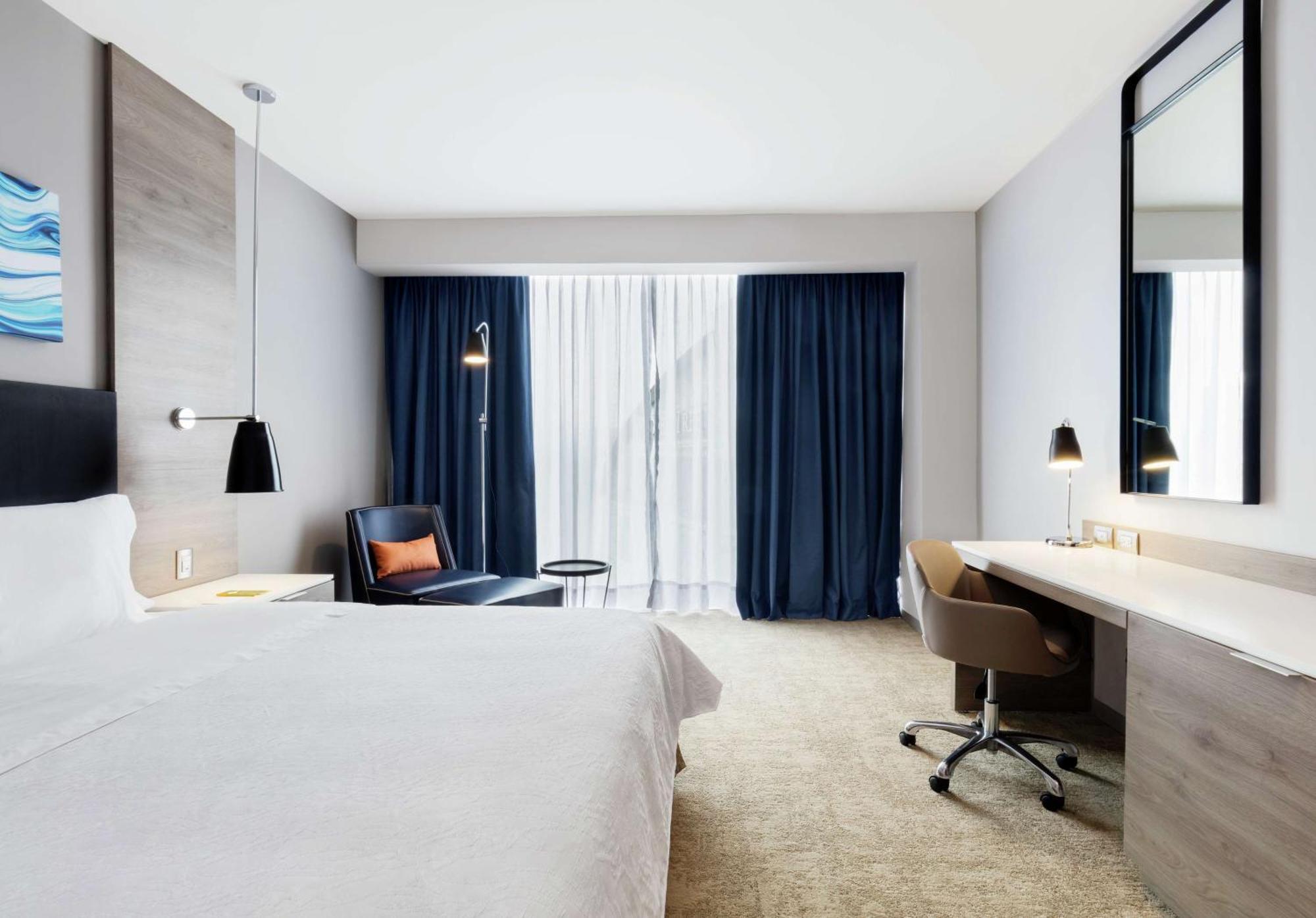 Quarto com Cama King-size