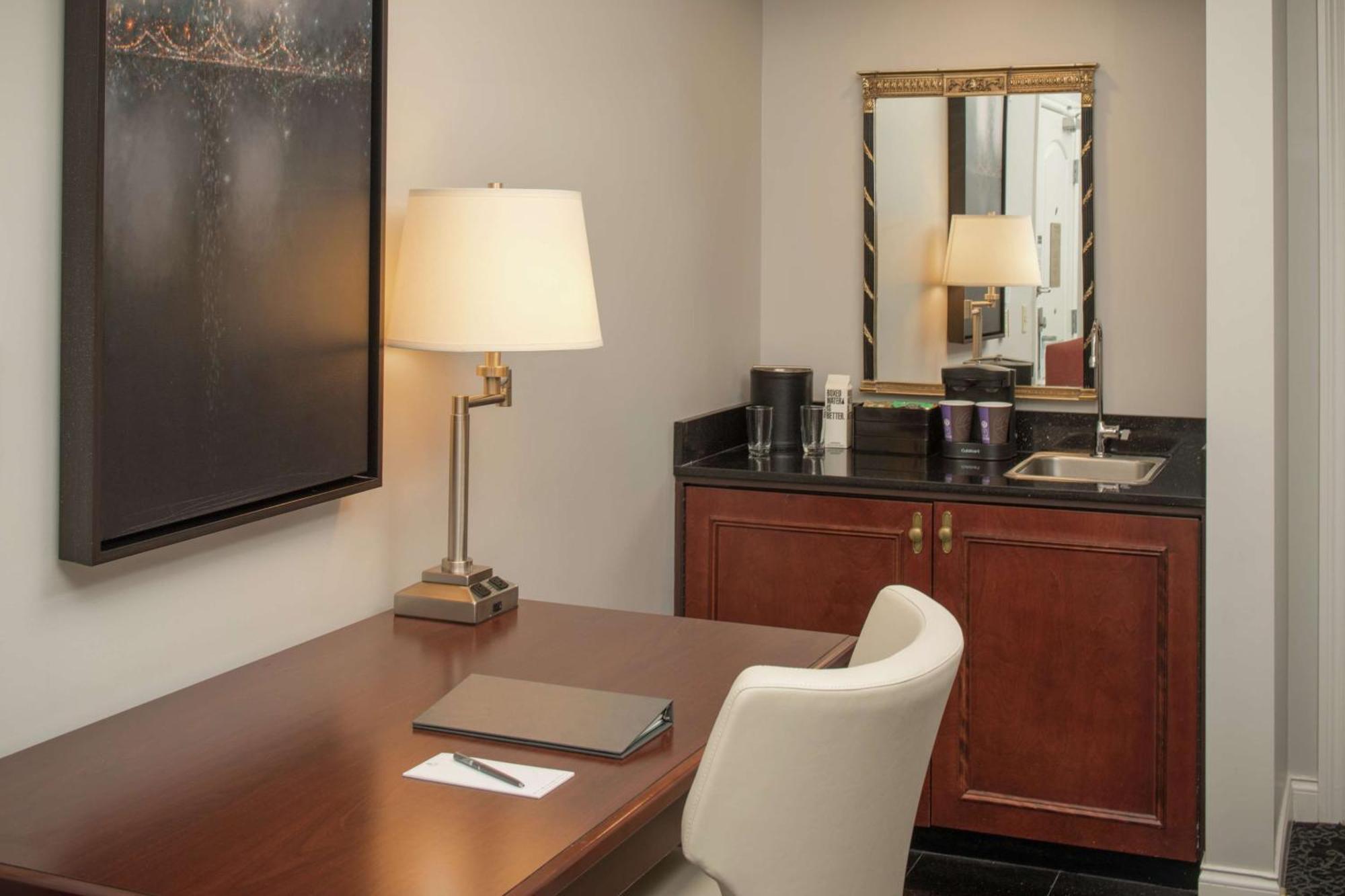 One-Bedroom King Suite