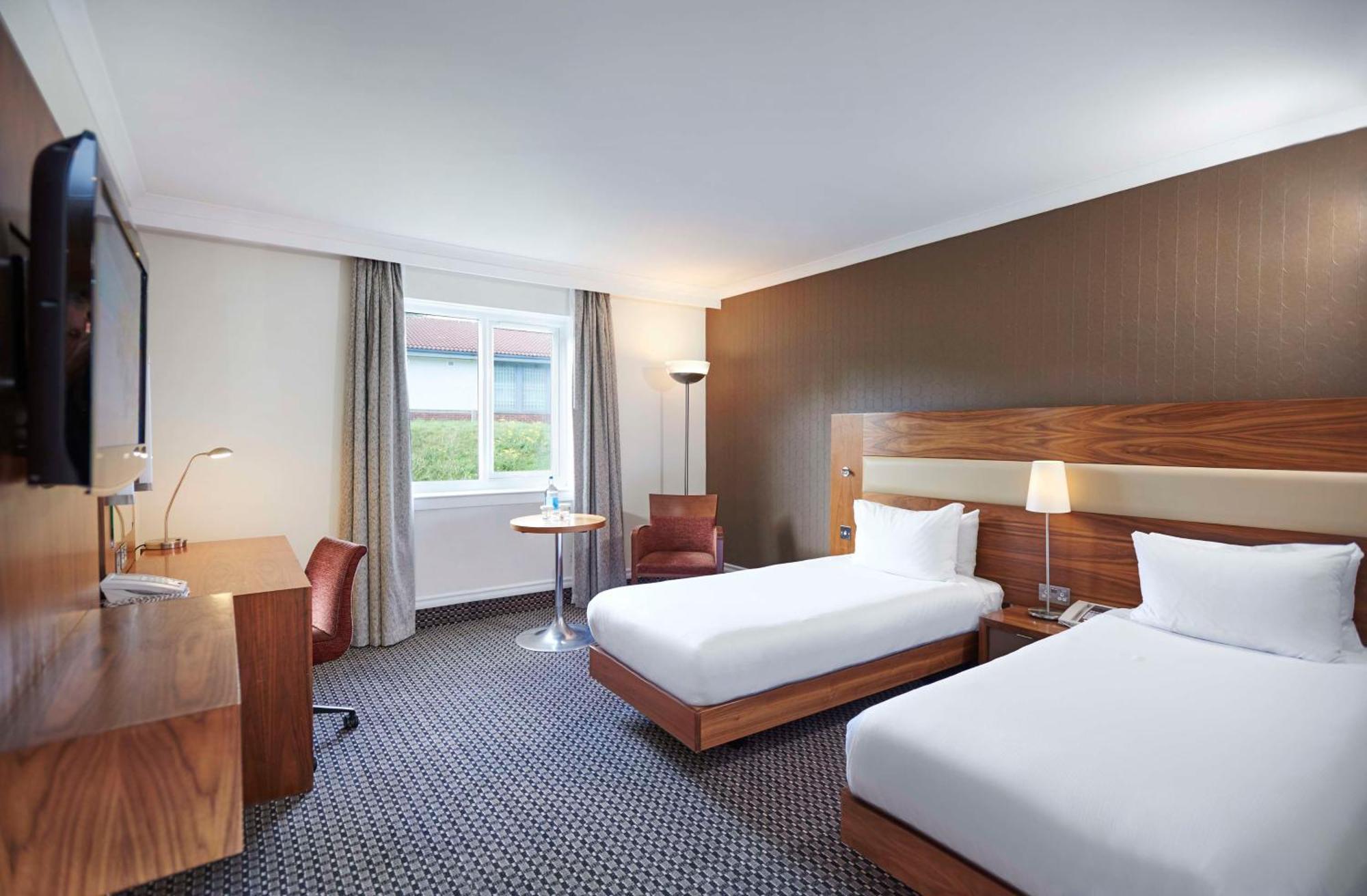 Twin Room,1552607746:JPEG
