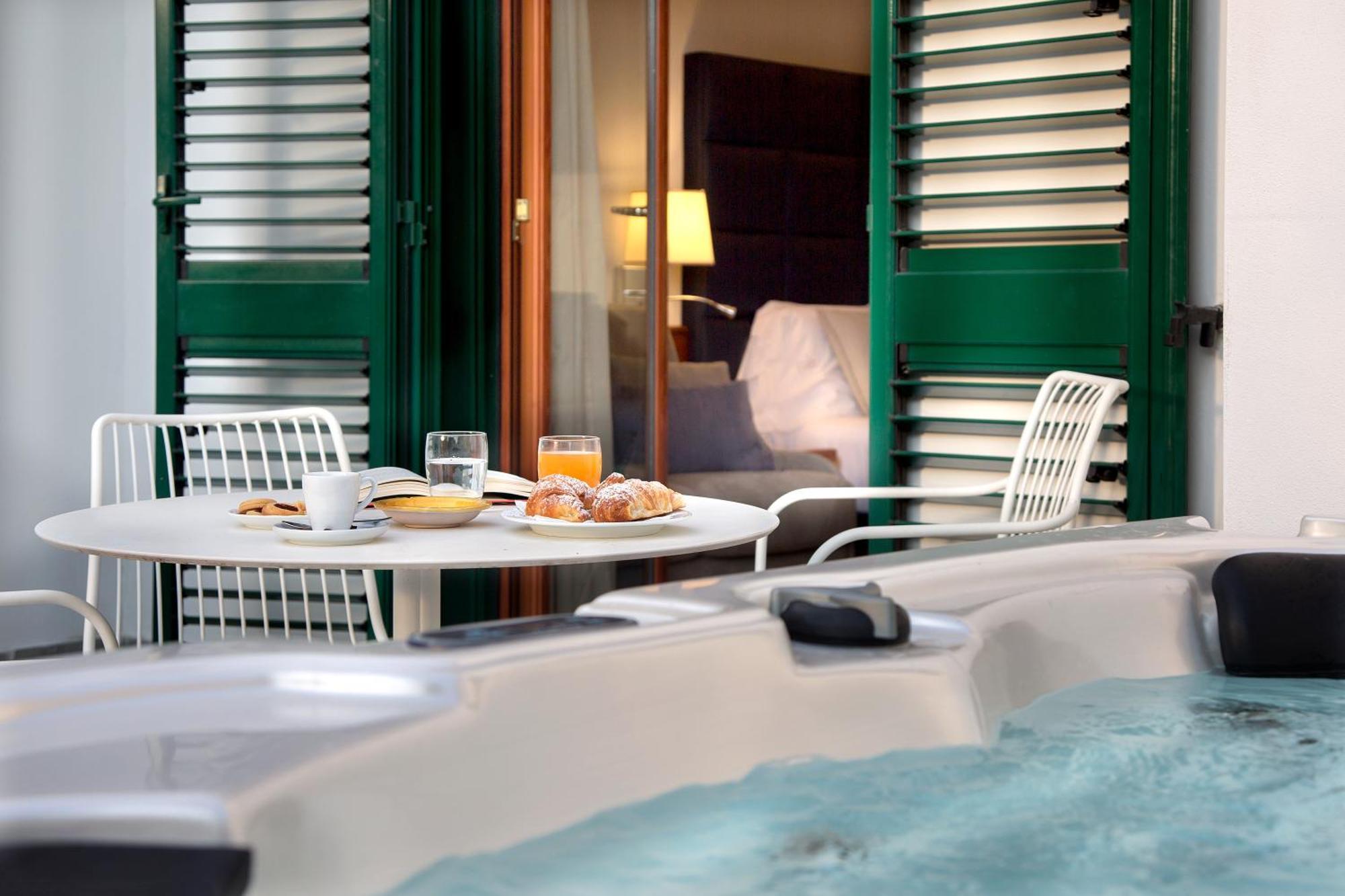 Chambre de Luxe Double ou Lits Jumeaux avec Baignoire Spa