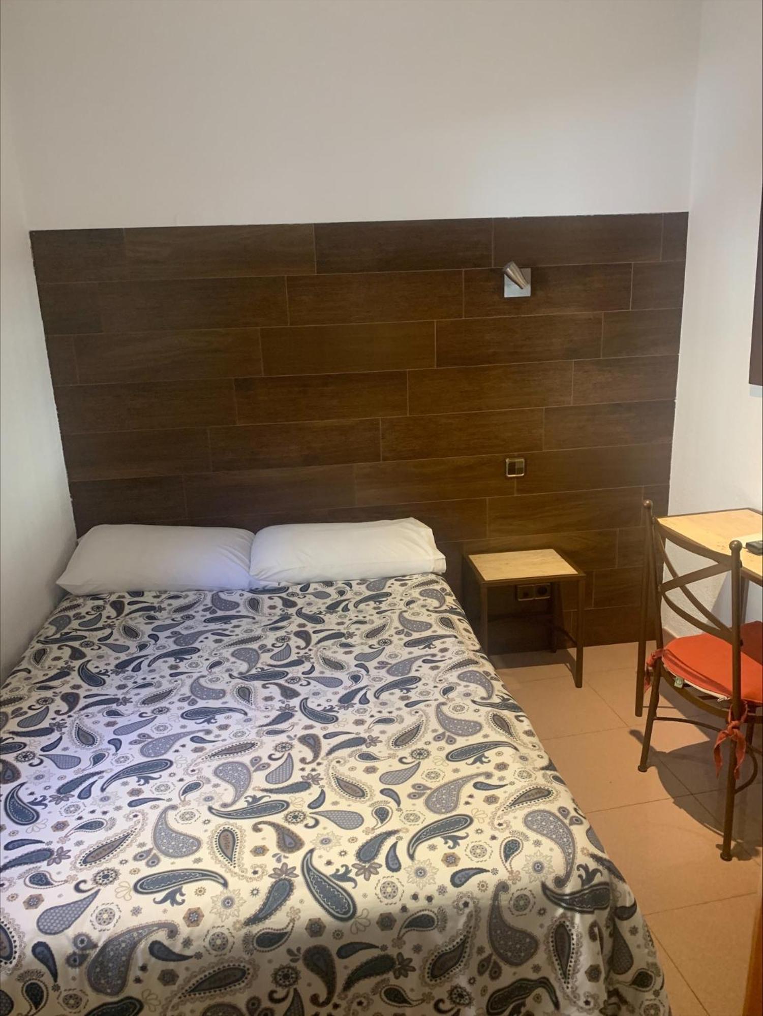 Small Single Room,1547885356:JPEG