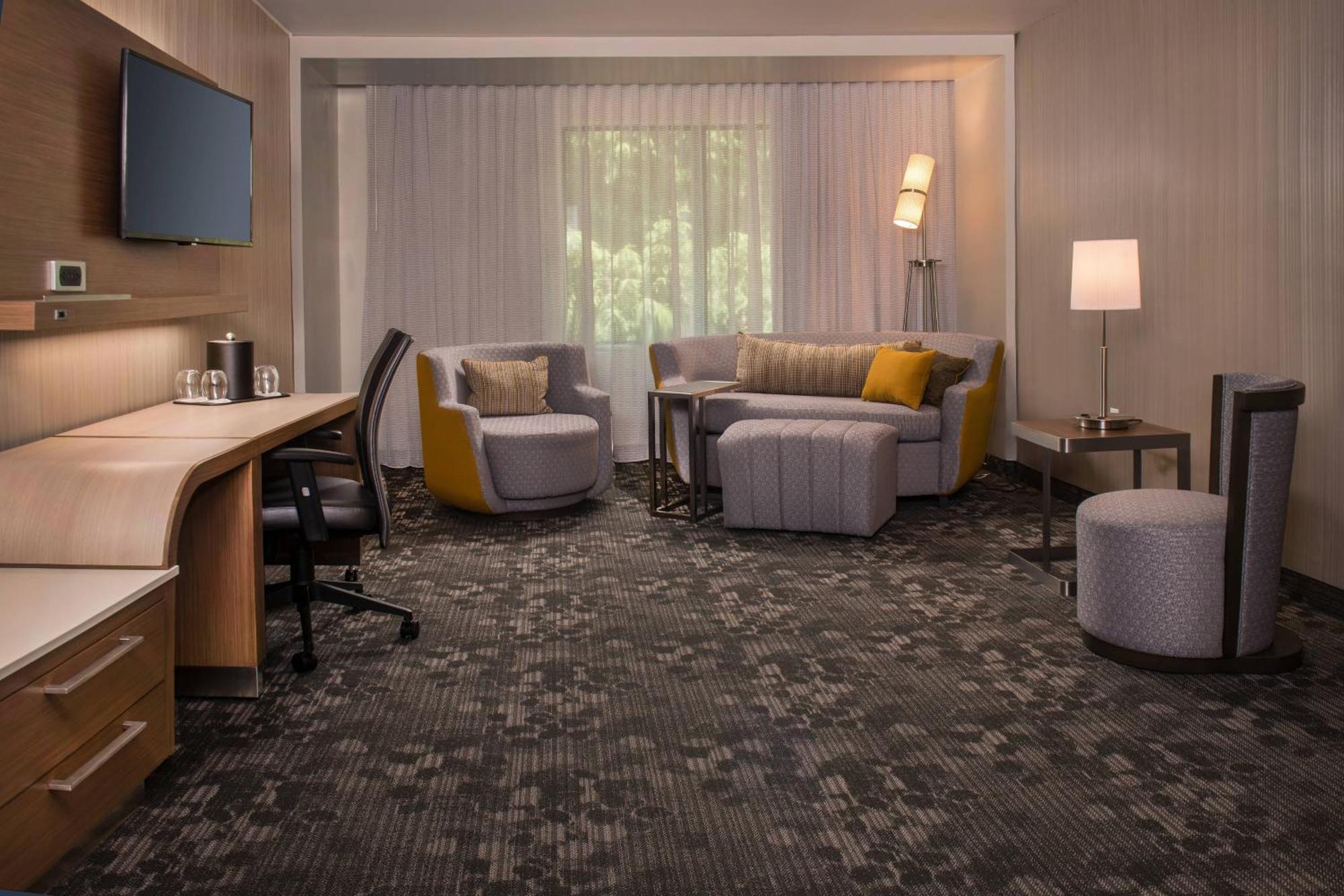 One-Bedroom Queen Suite with Two Queen Beds and Sofa Bed - Hearing Accessible,1724555163:JPEG