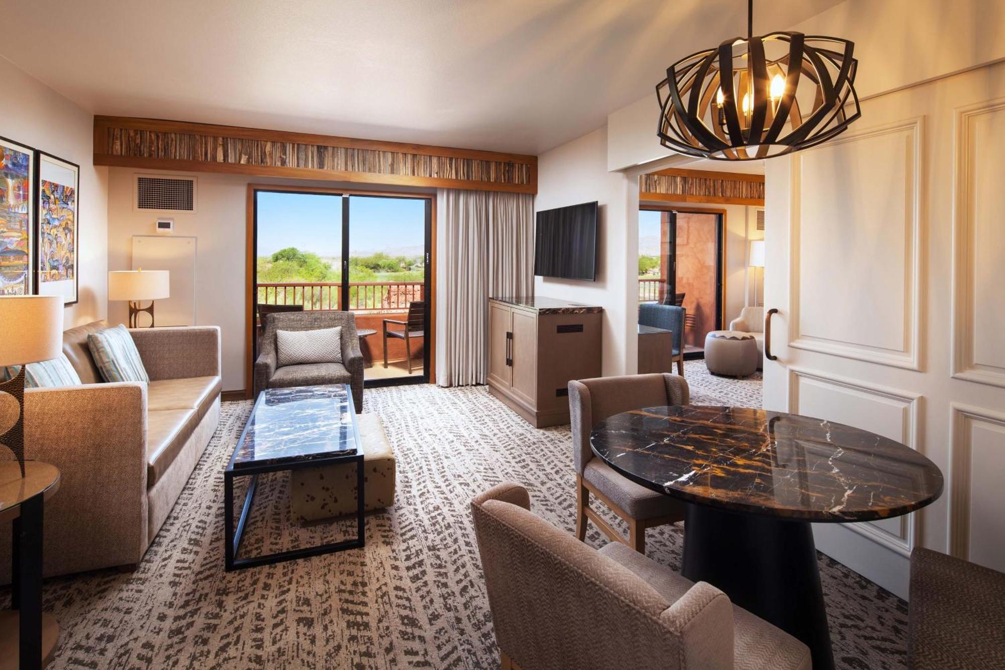 Executive, 1 Bedroom Smaller Suite, 1 King, Sofa bed,1350830011:JPEG