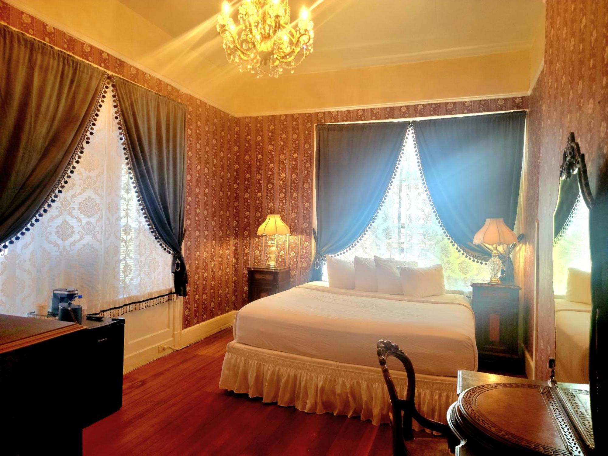 Single King Room,1553824912:JPEG
