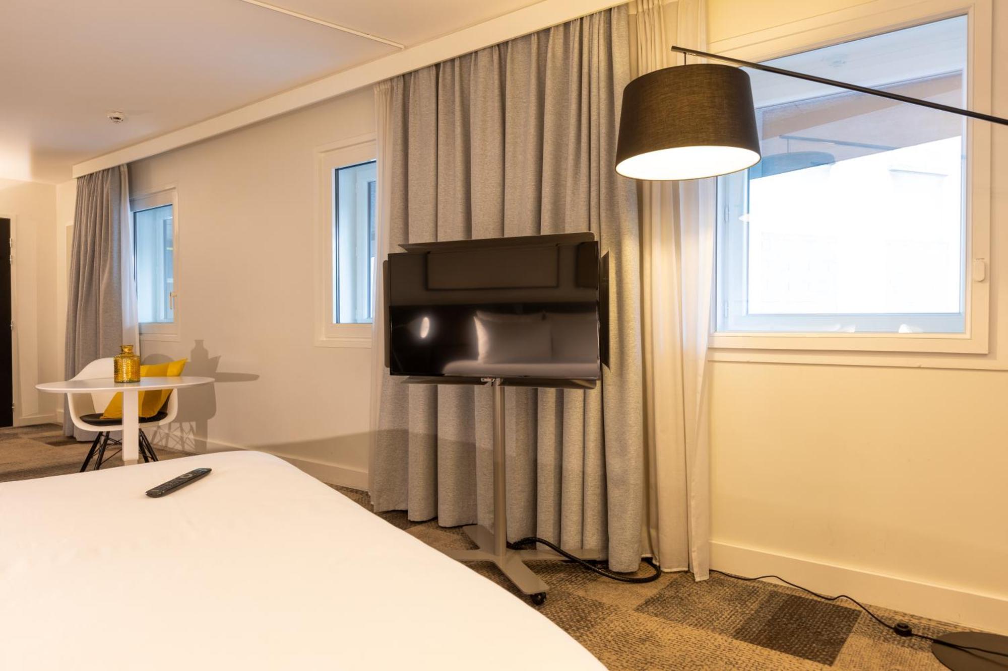 Superior Queen Suite with Sofa