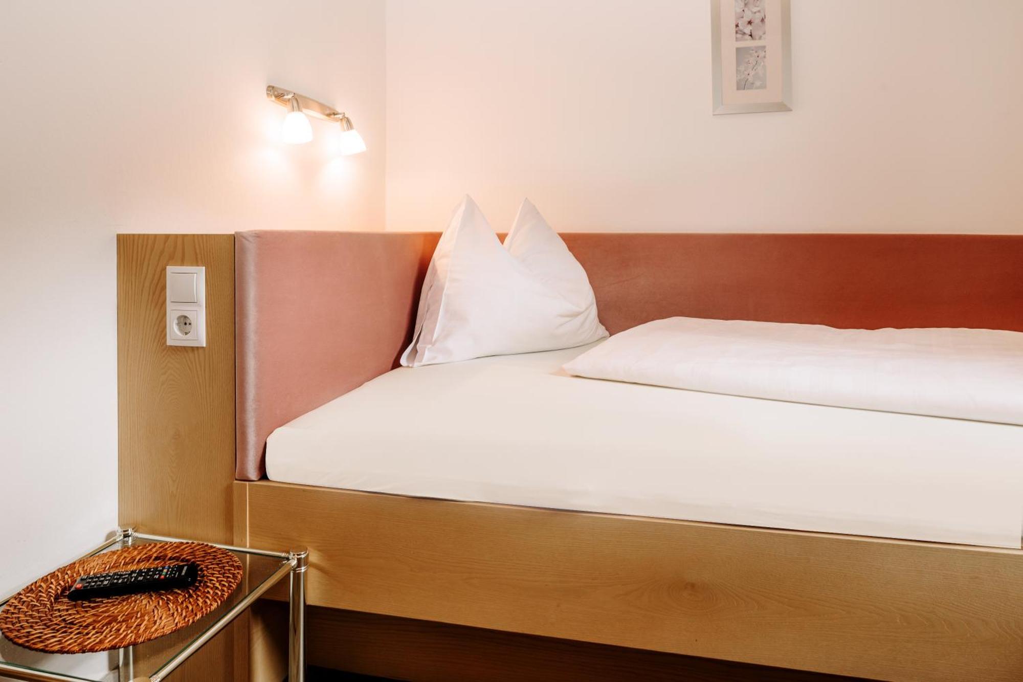 Standard Single Room,1554295528:JPEG