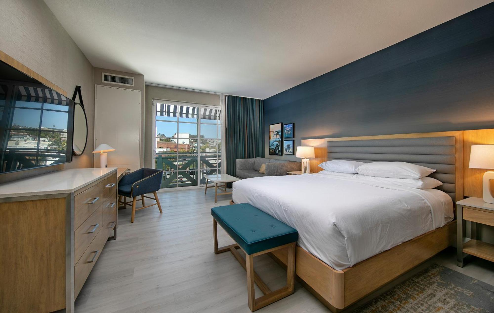 Downtown King Room,1555948705:JPEG