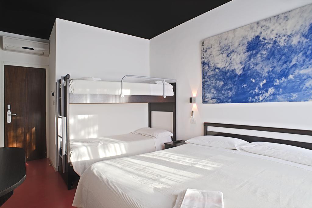 Dreibettzimmer